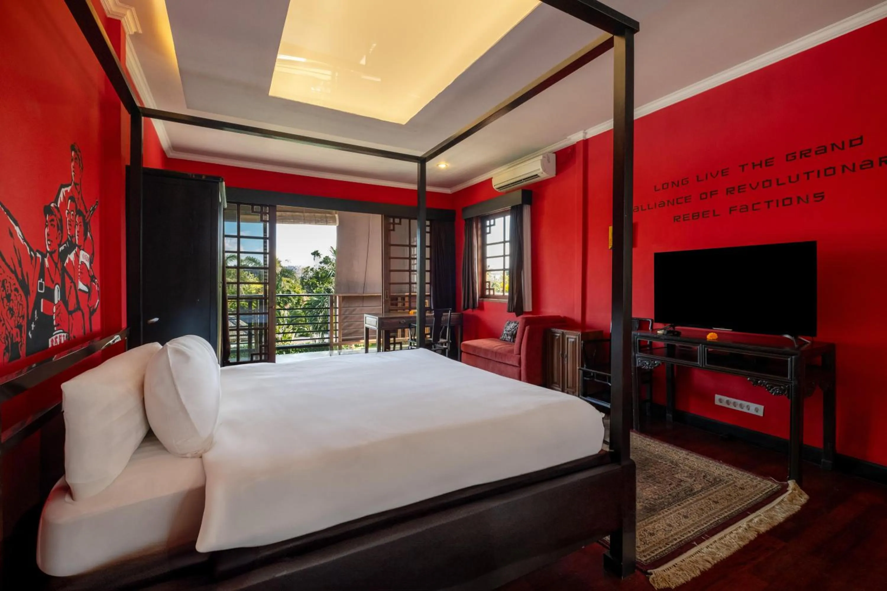 Bed in NicoNico Mansion by Villa Finder