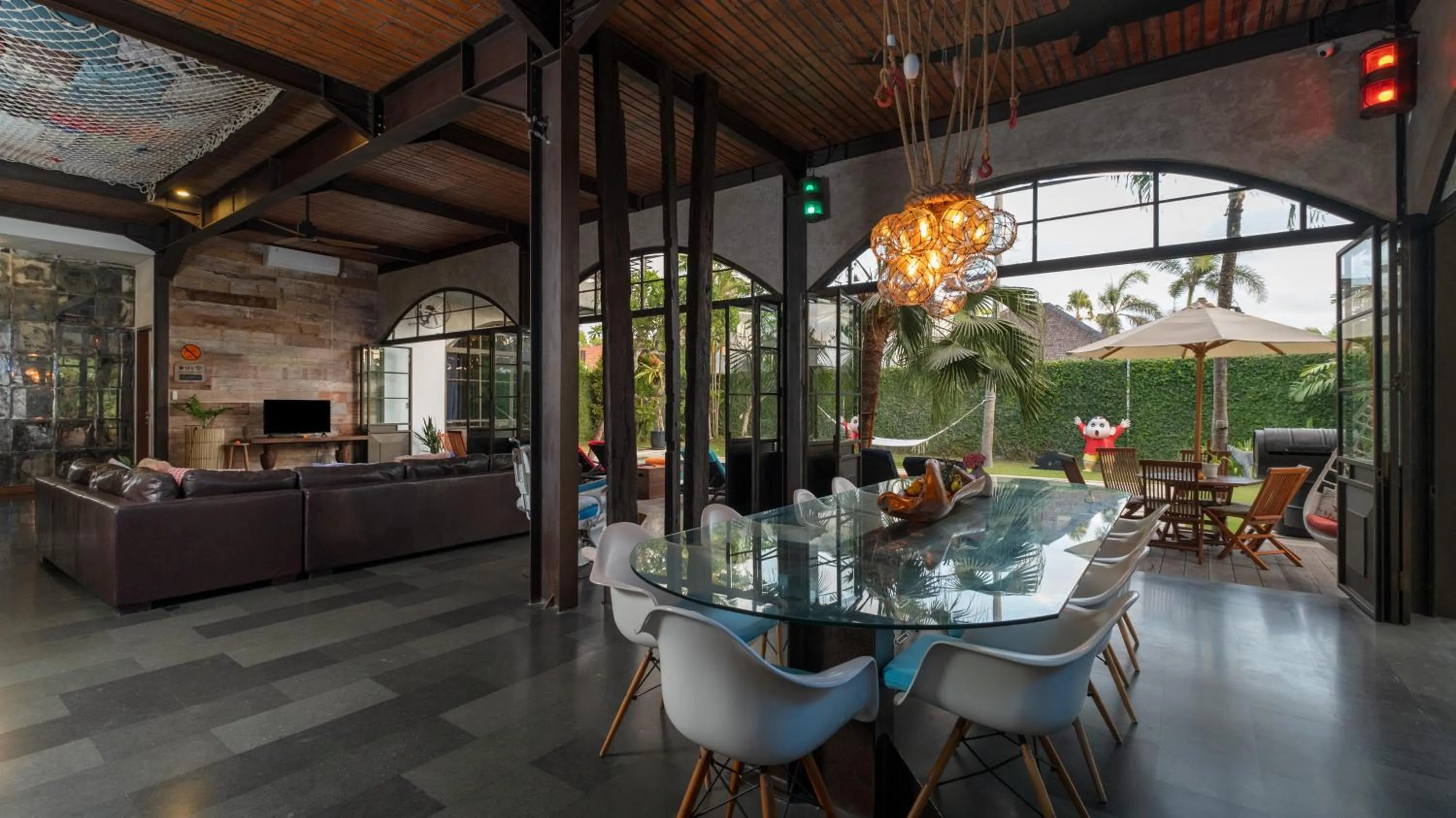 Living room in NicoNico Mansion by Villa Finder