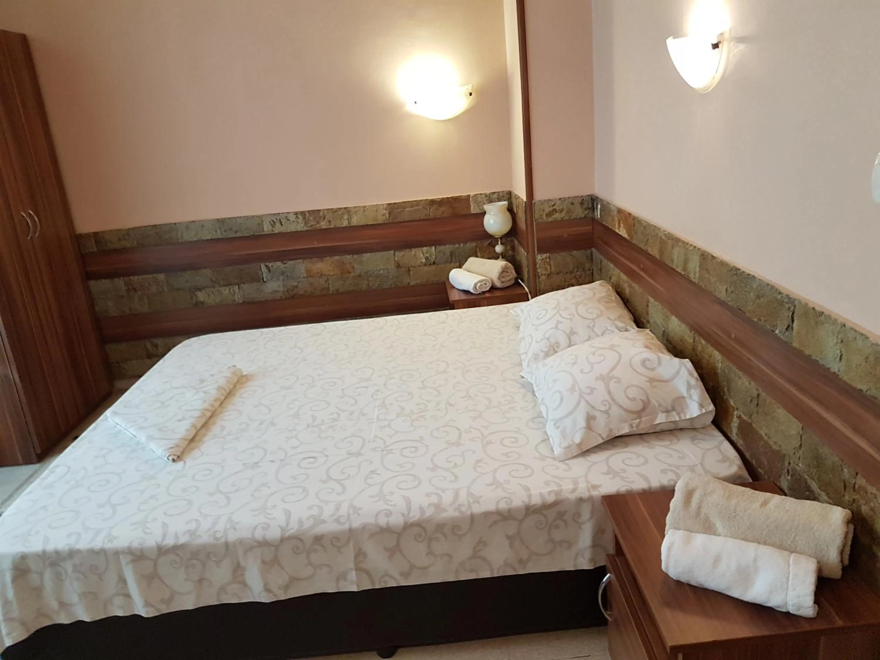 Bed in Family Hotel Zhelkovi - Olympia