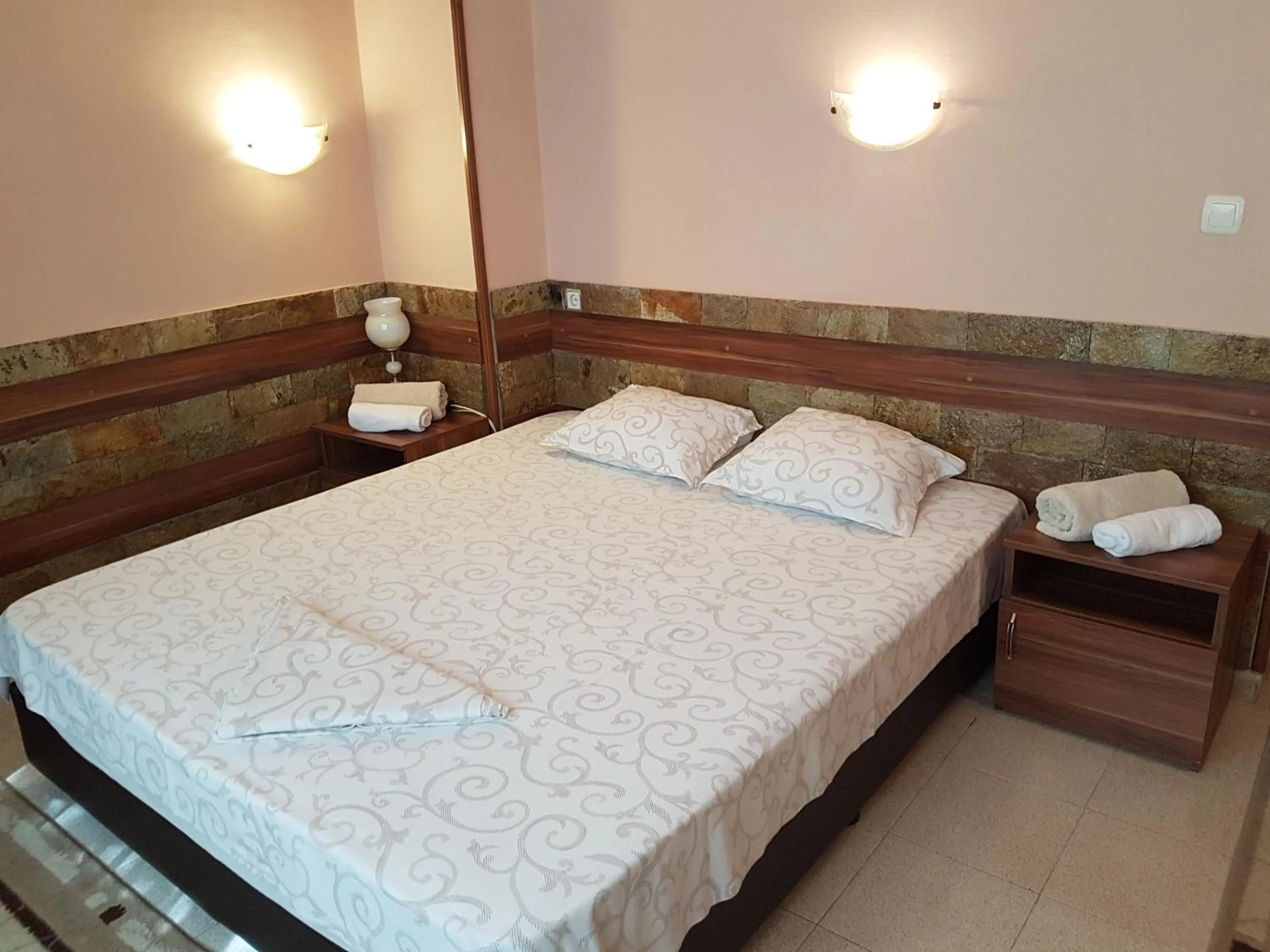 Bed in Family Hotel Zhelkovi - Olympia