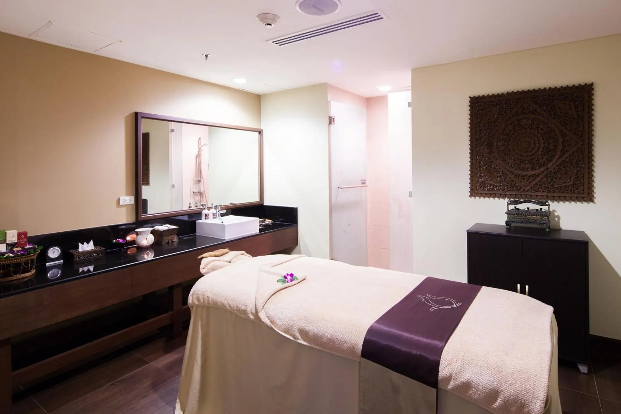 Spa and wellness centre/facilities, Bed in Centara Udon