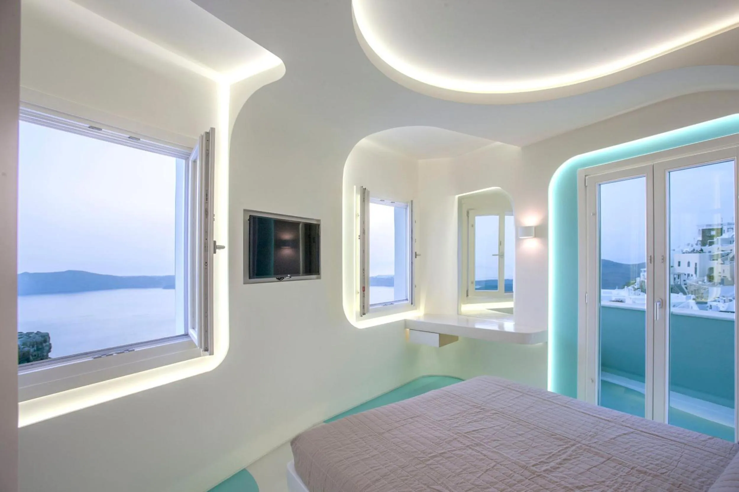 Balcony/Terrace, Bed in Andronikos Santorini