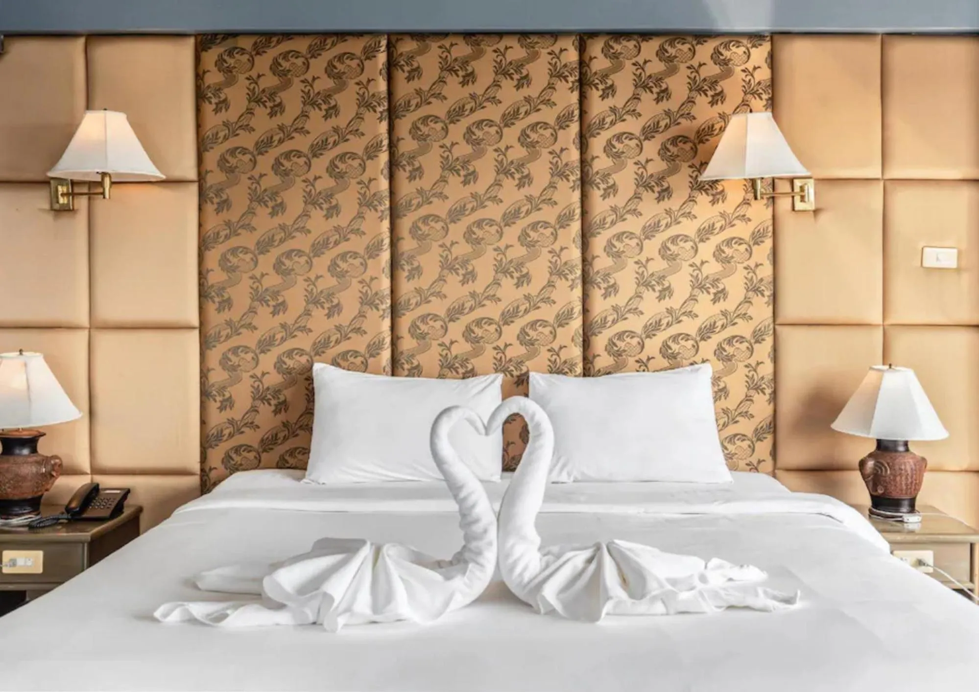 Bed in Ayothaya Riverside Hotel