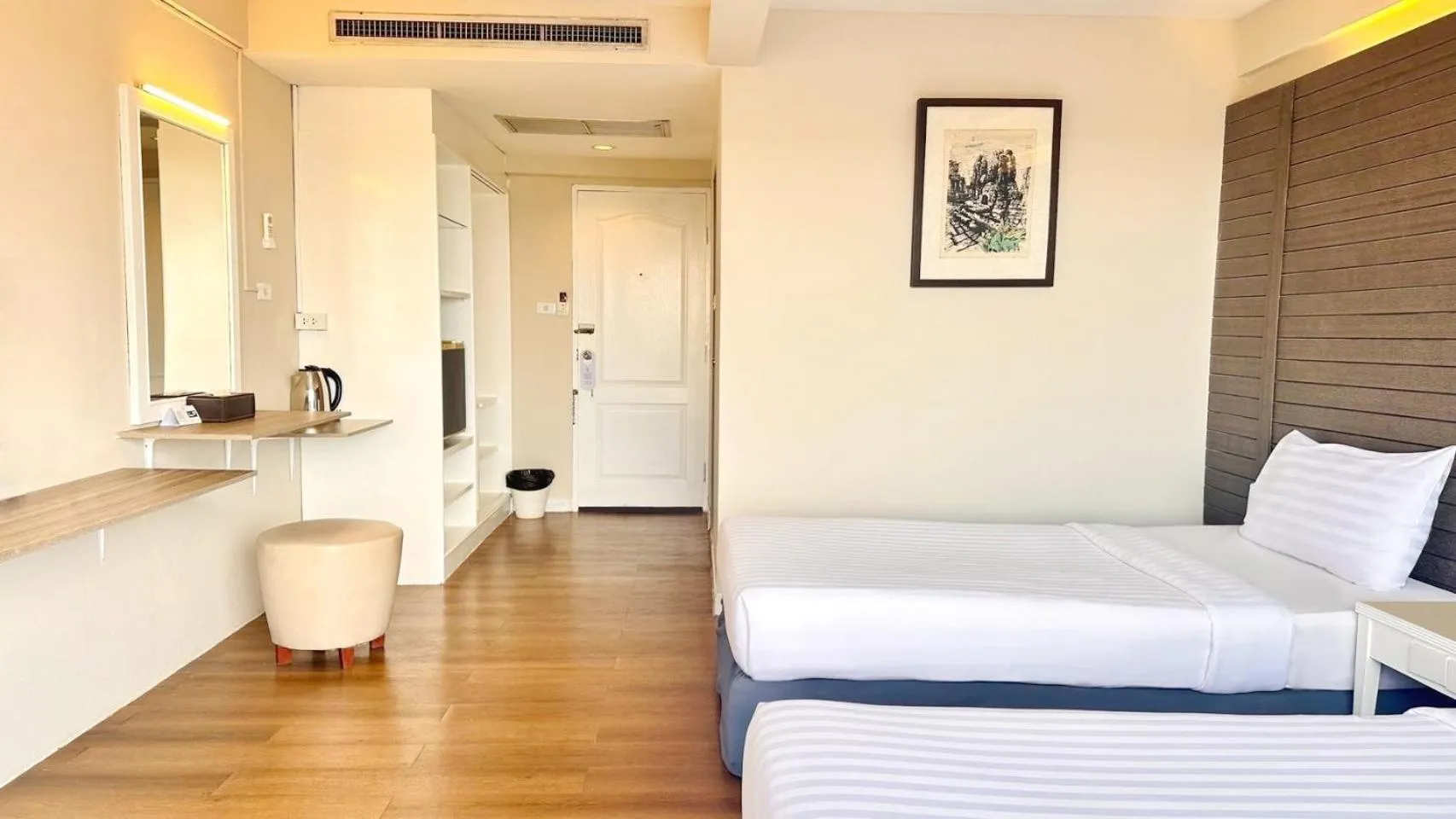 Bed in Ayothaya Riverside Hotel