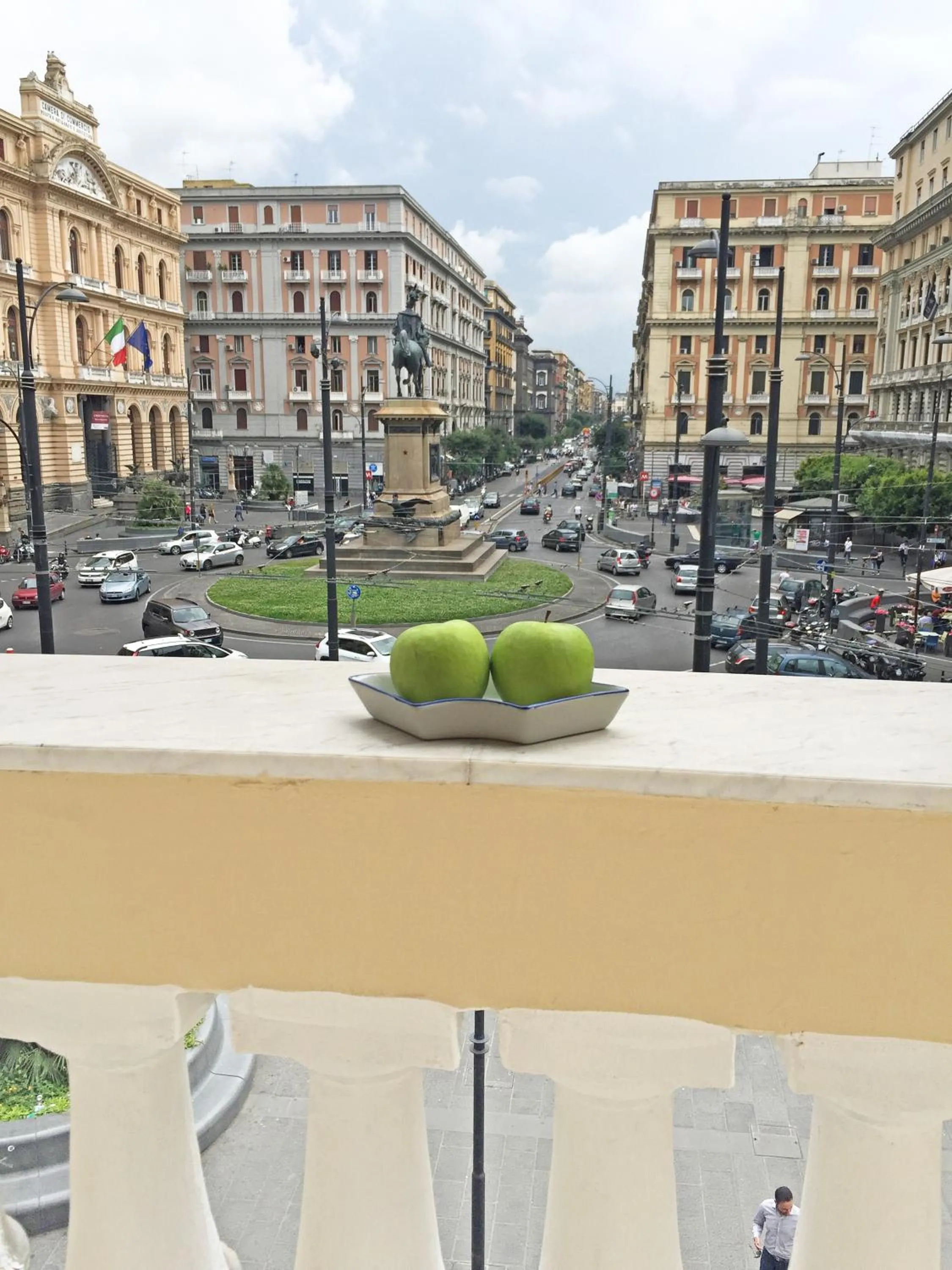 Summer in Piazza Bovio 22