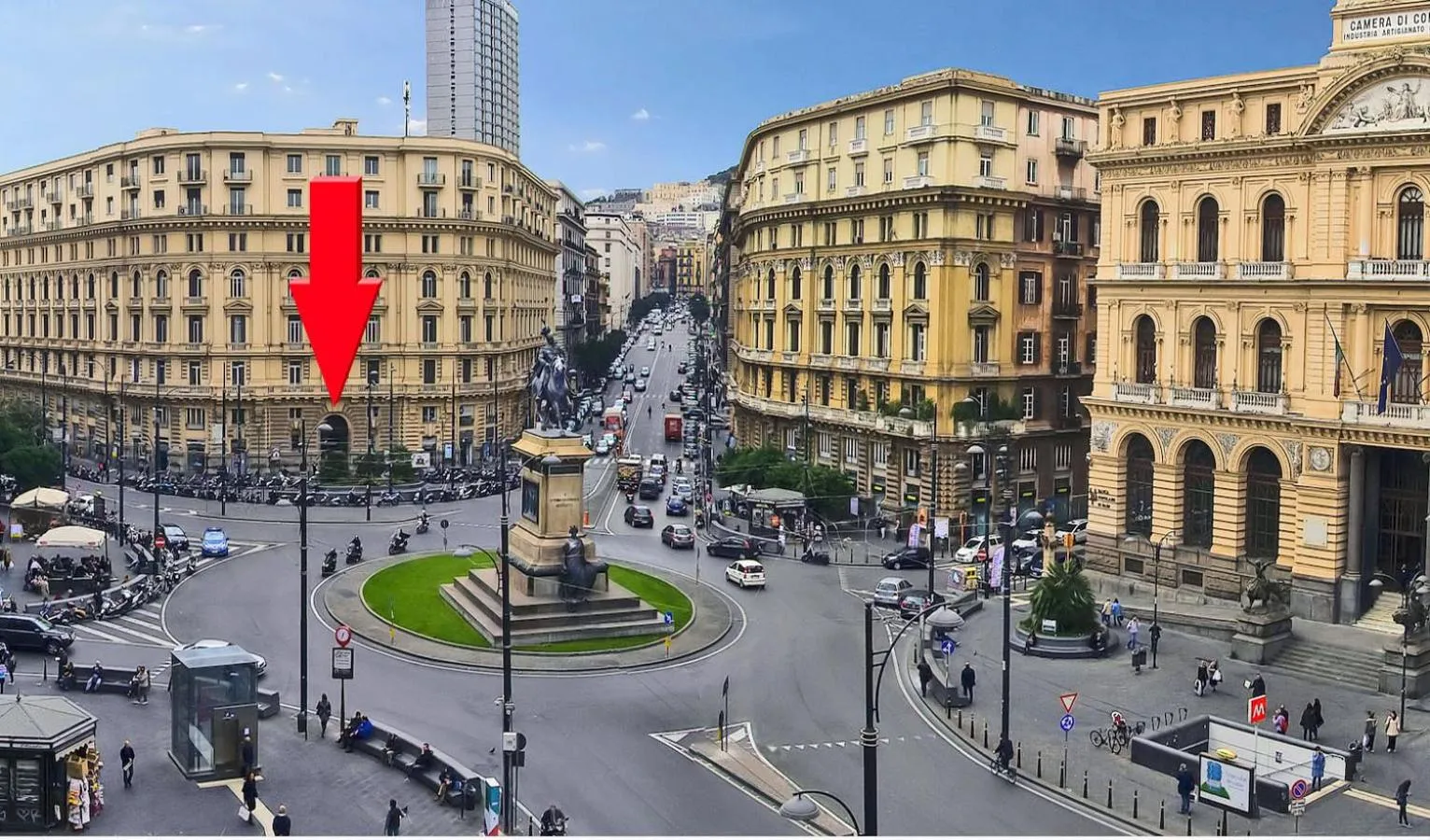 Day in Piazza Bovio 22