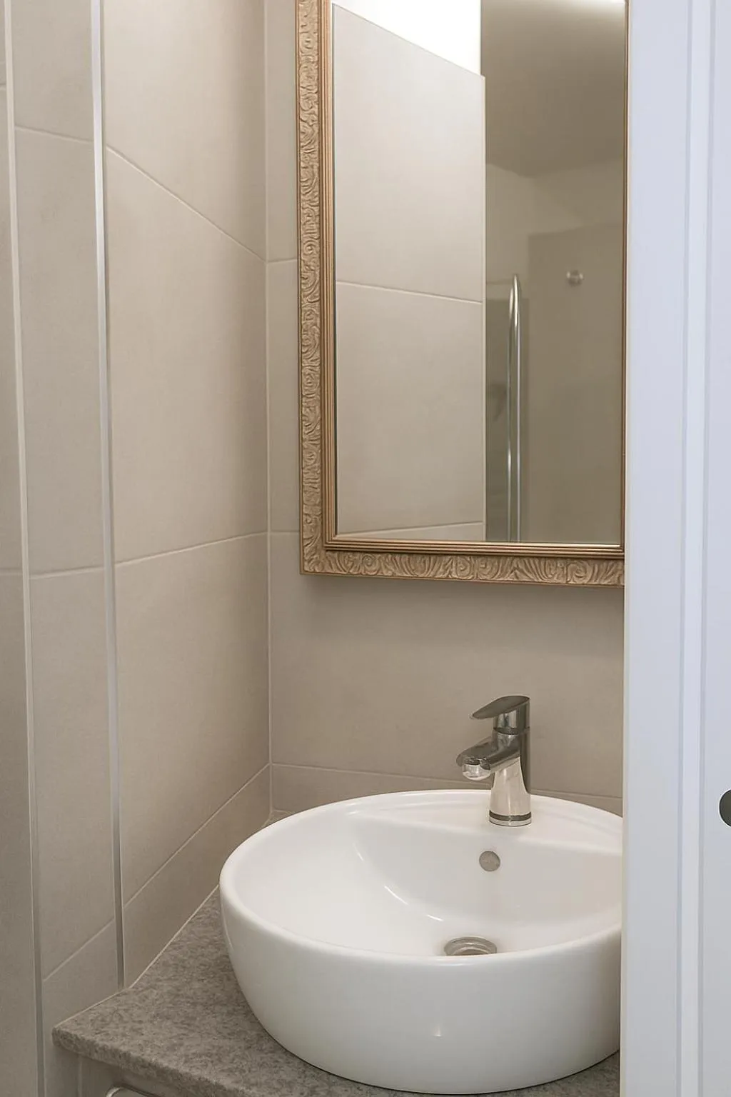 Bathroom in Piazza Bovio 22