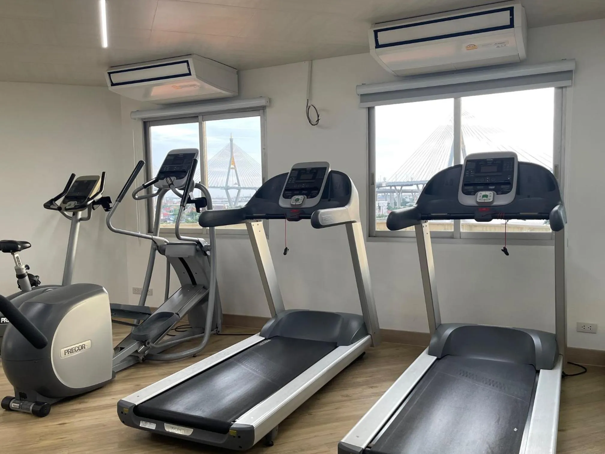 Fitness centre/facilities in Riverfront Bangkok