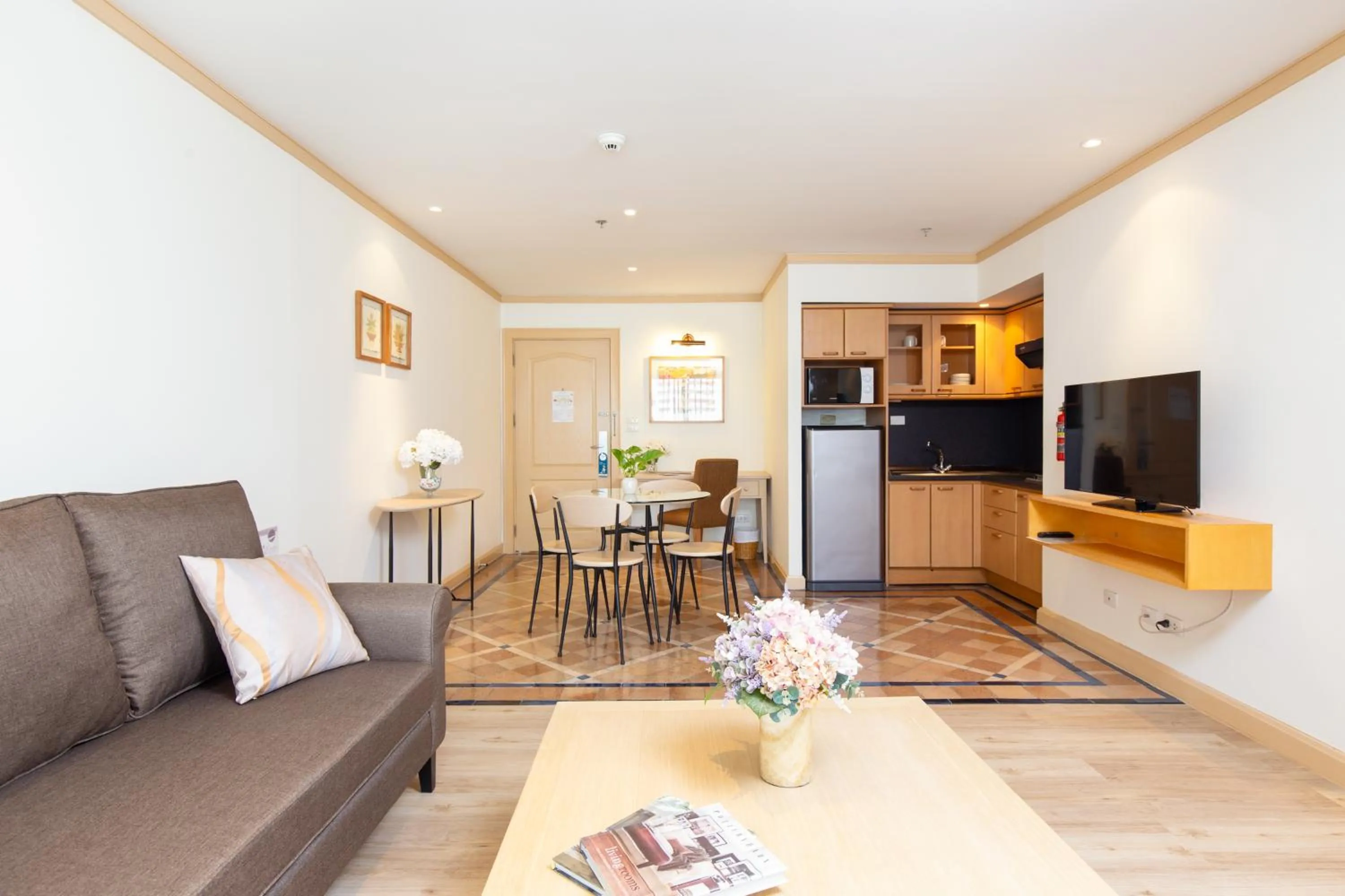 Photo of the whole room in Riverfront Bangkok