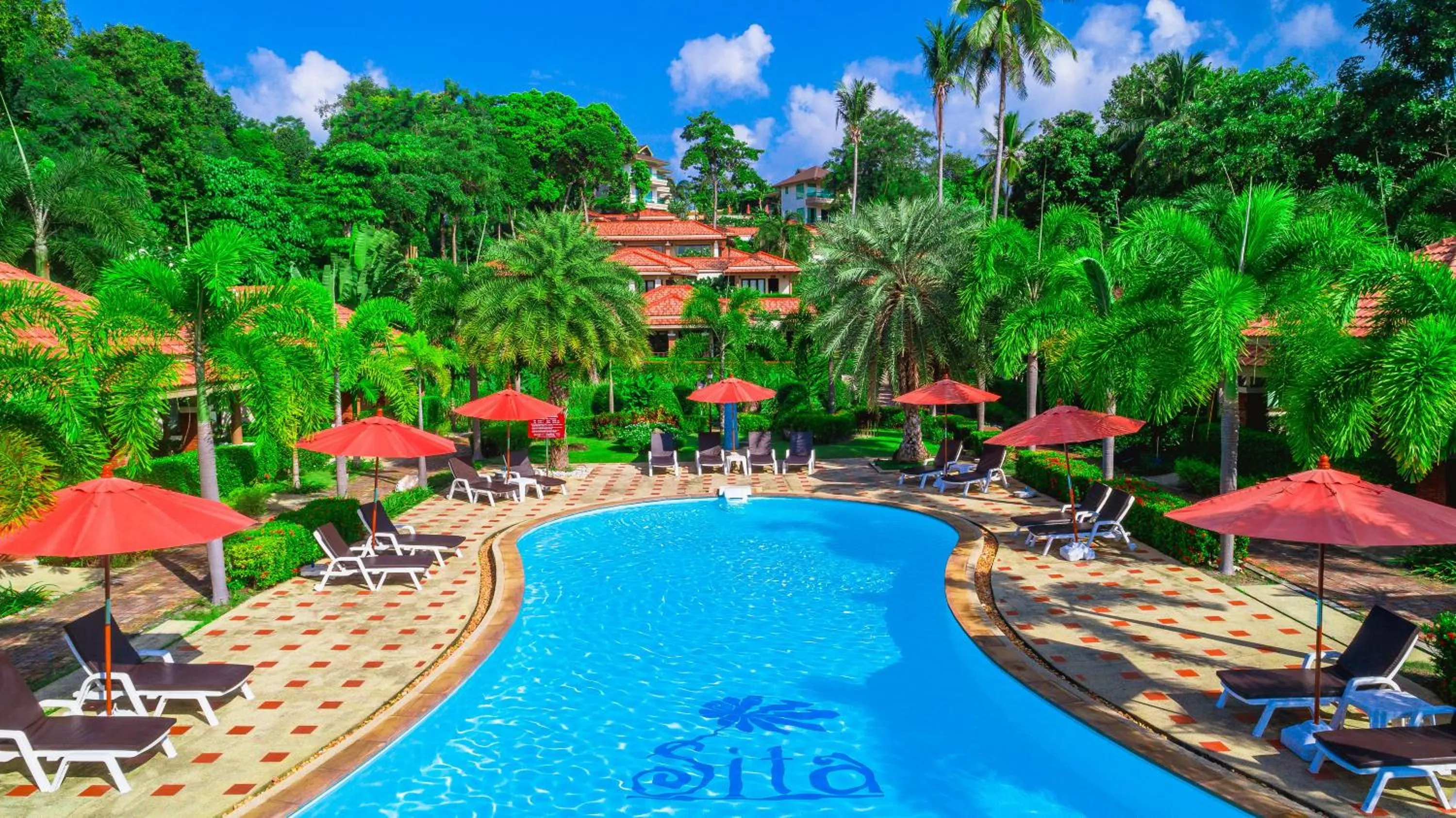 Swimming pool in Sita Beach Resort