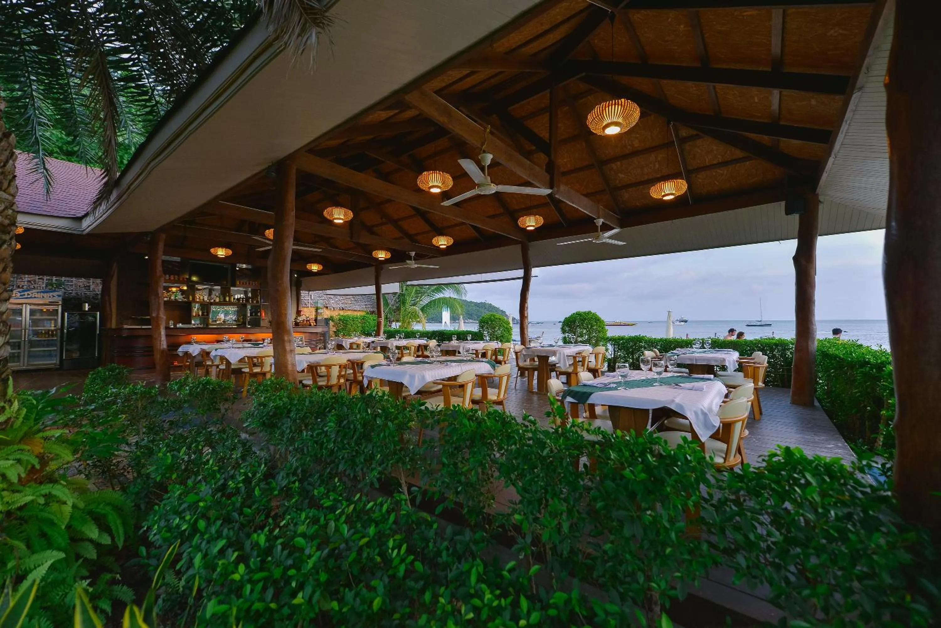 Restaurant/places to eat in Sita Beach Resort