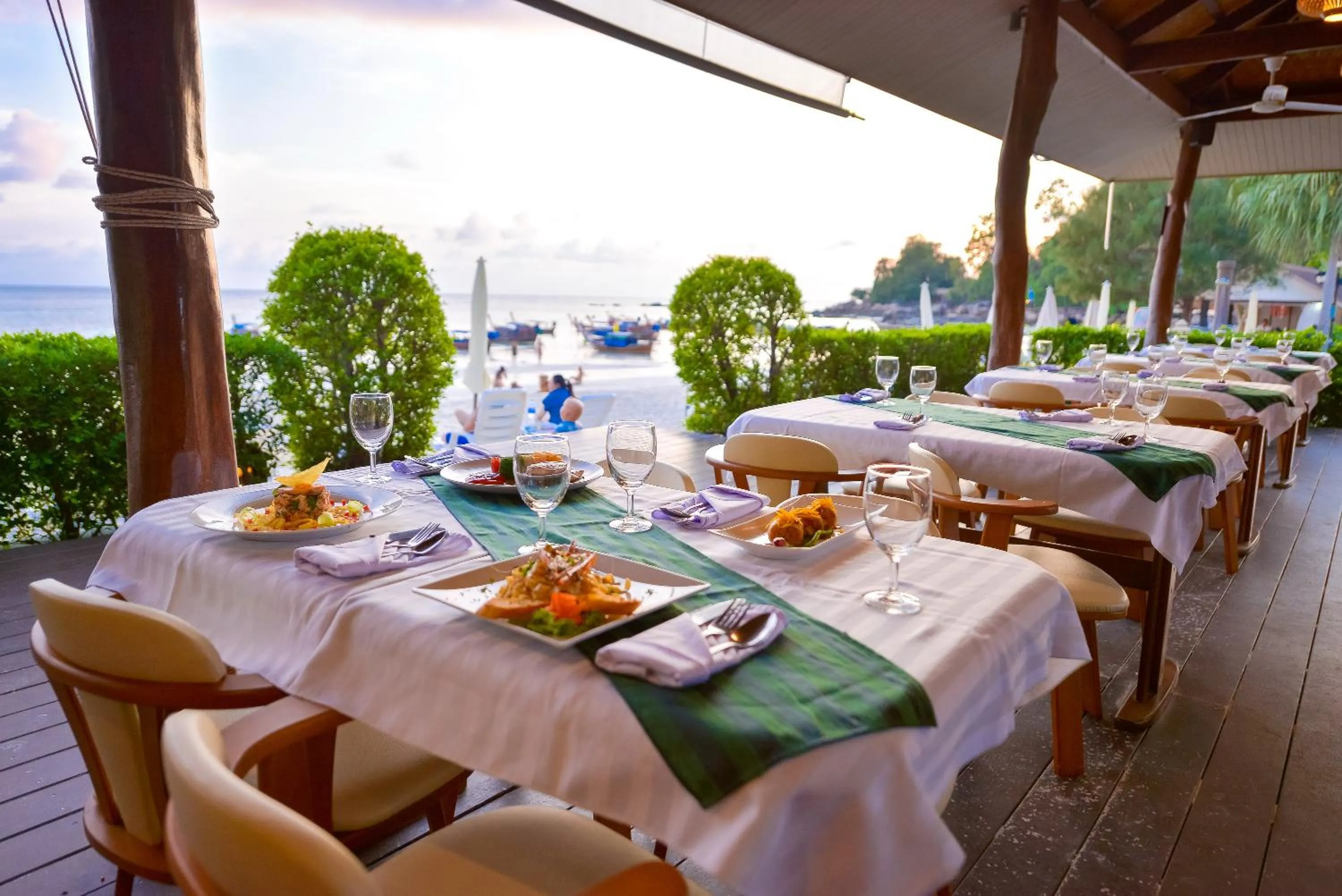 Restaurant/places to eat in Sita Beach Resort