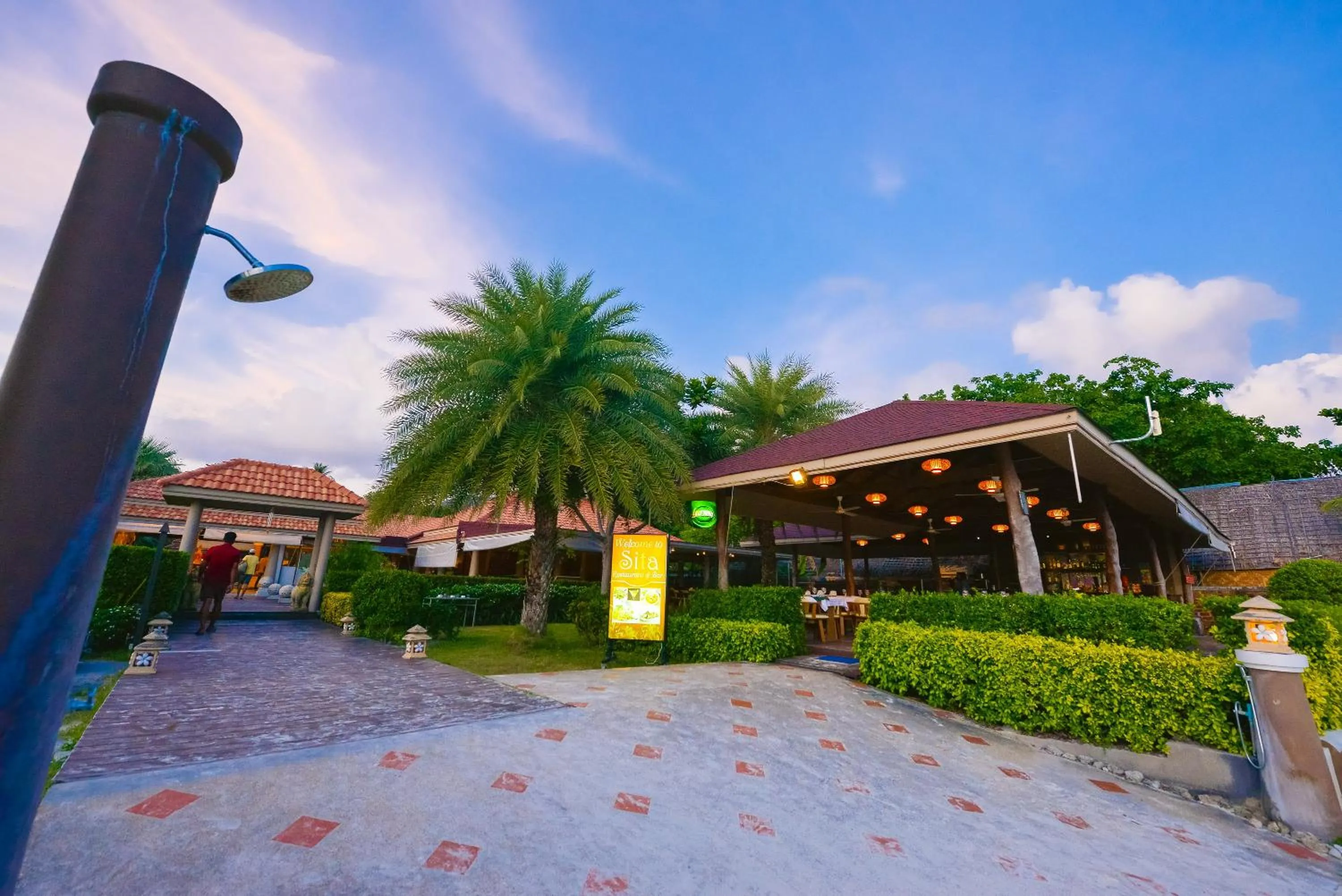 Restaurant/places to eat in Sita Beach Resort