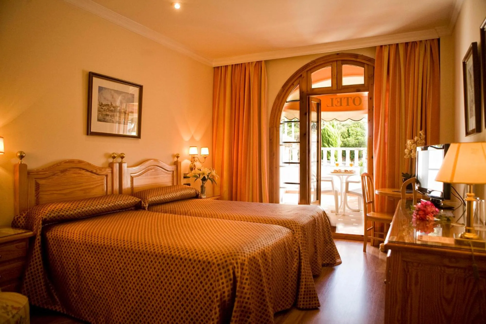 Bed in La Cueva Park