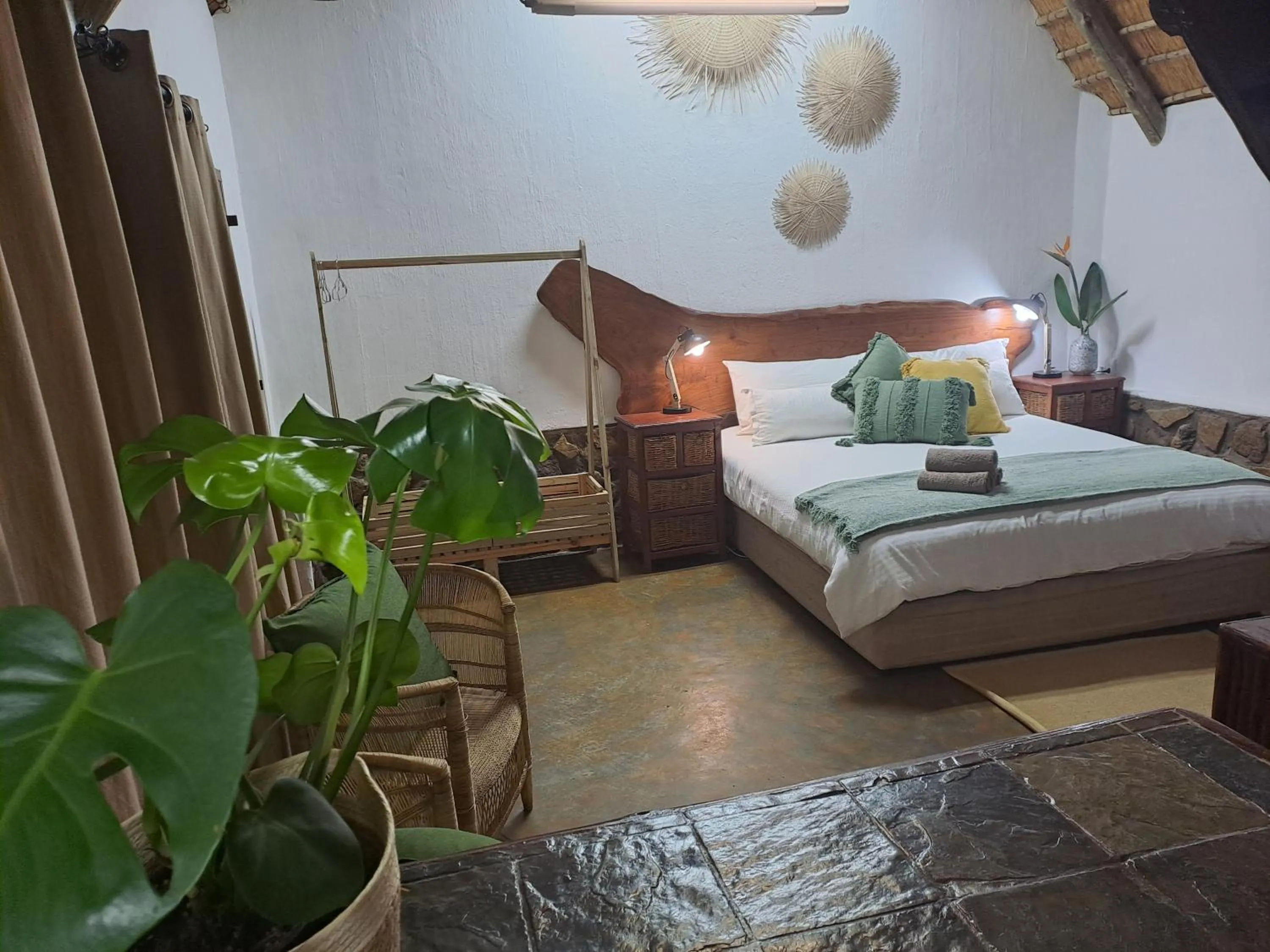 Bedroom, Bed in LittleBush Private Lodge