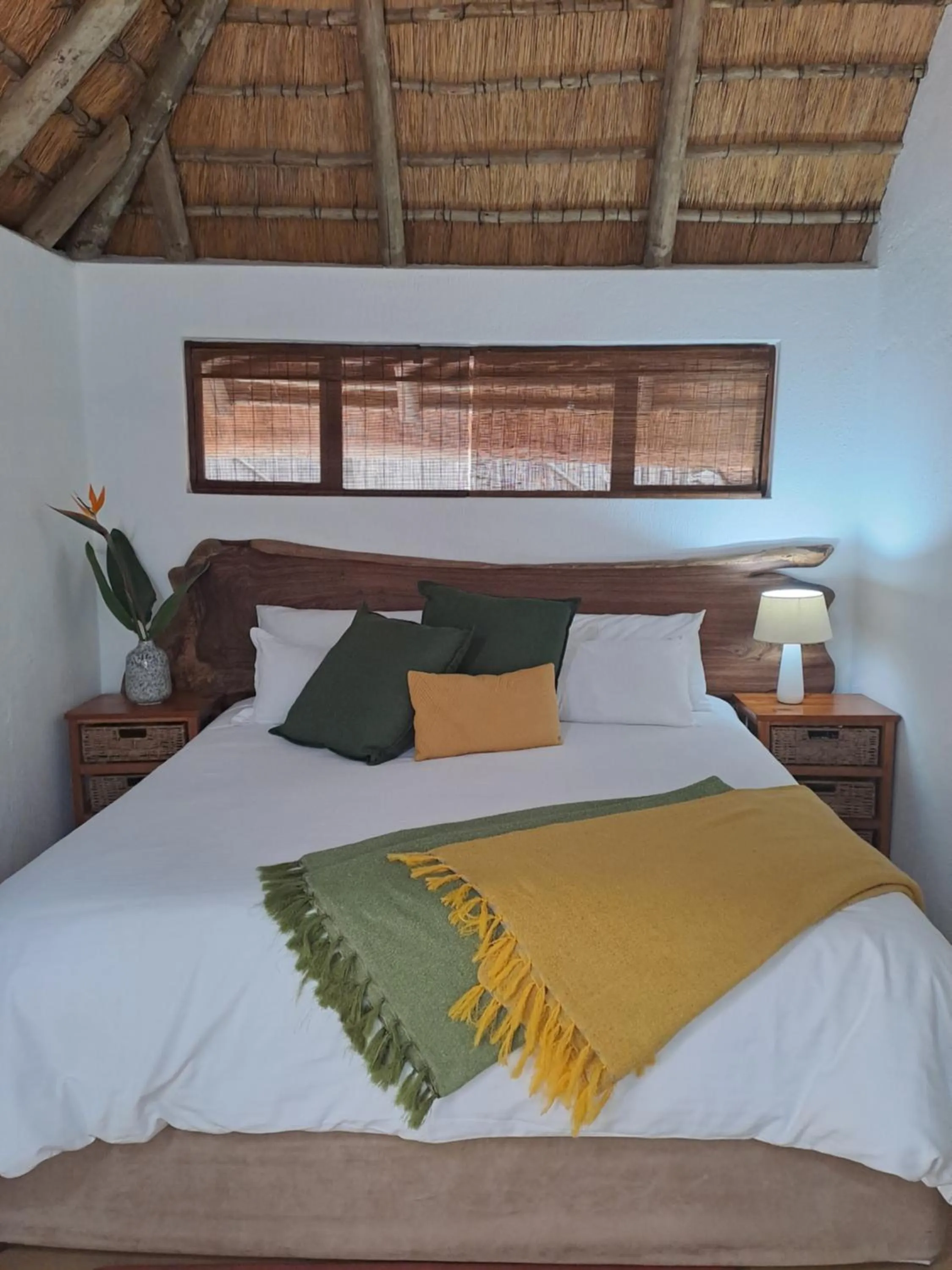 Bedroom, Bed in LittleBush Private Lodge