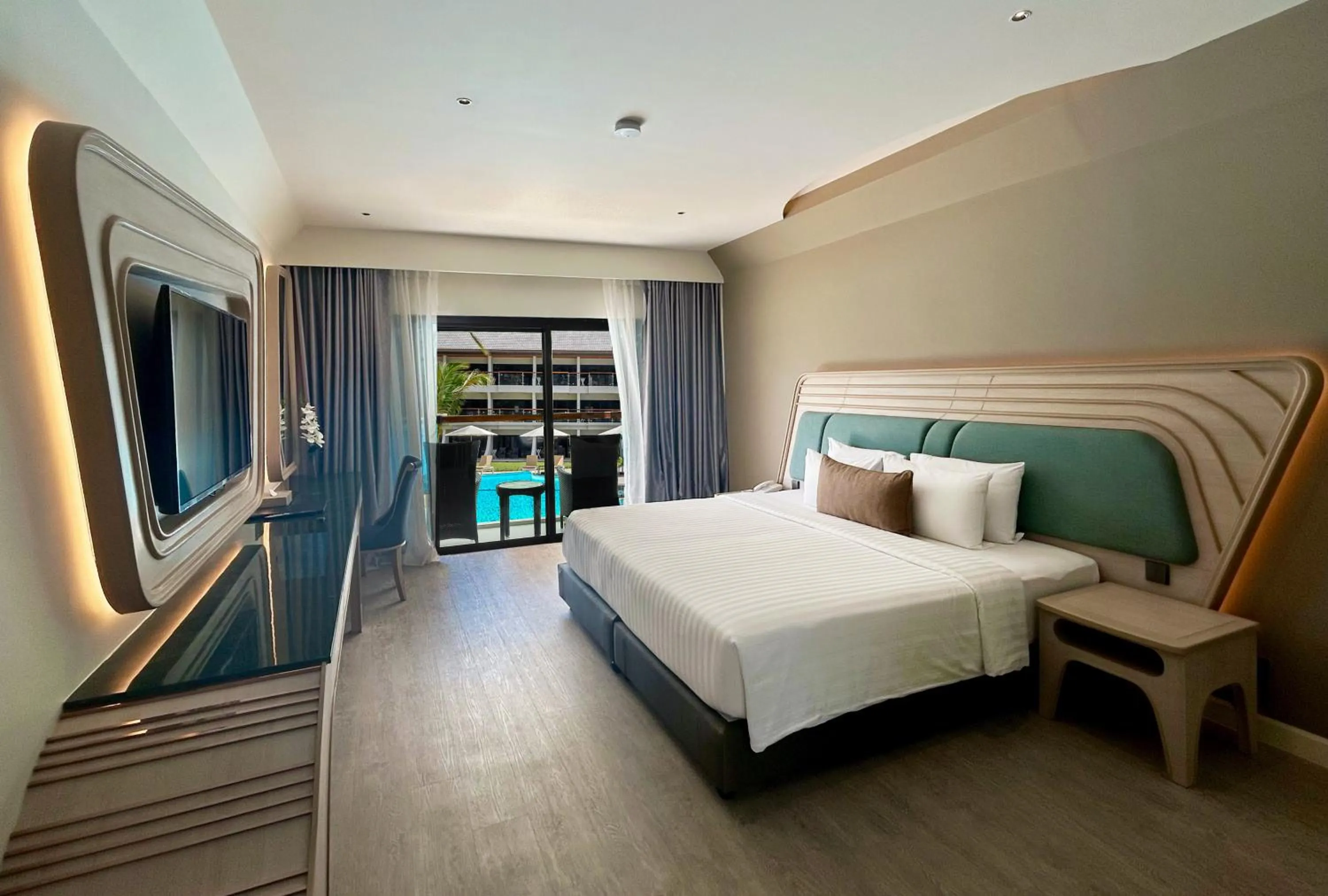 Bed in Amora Beach Resort Phuket