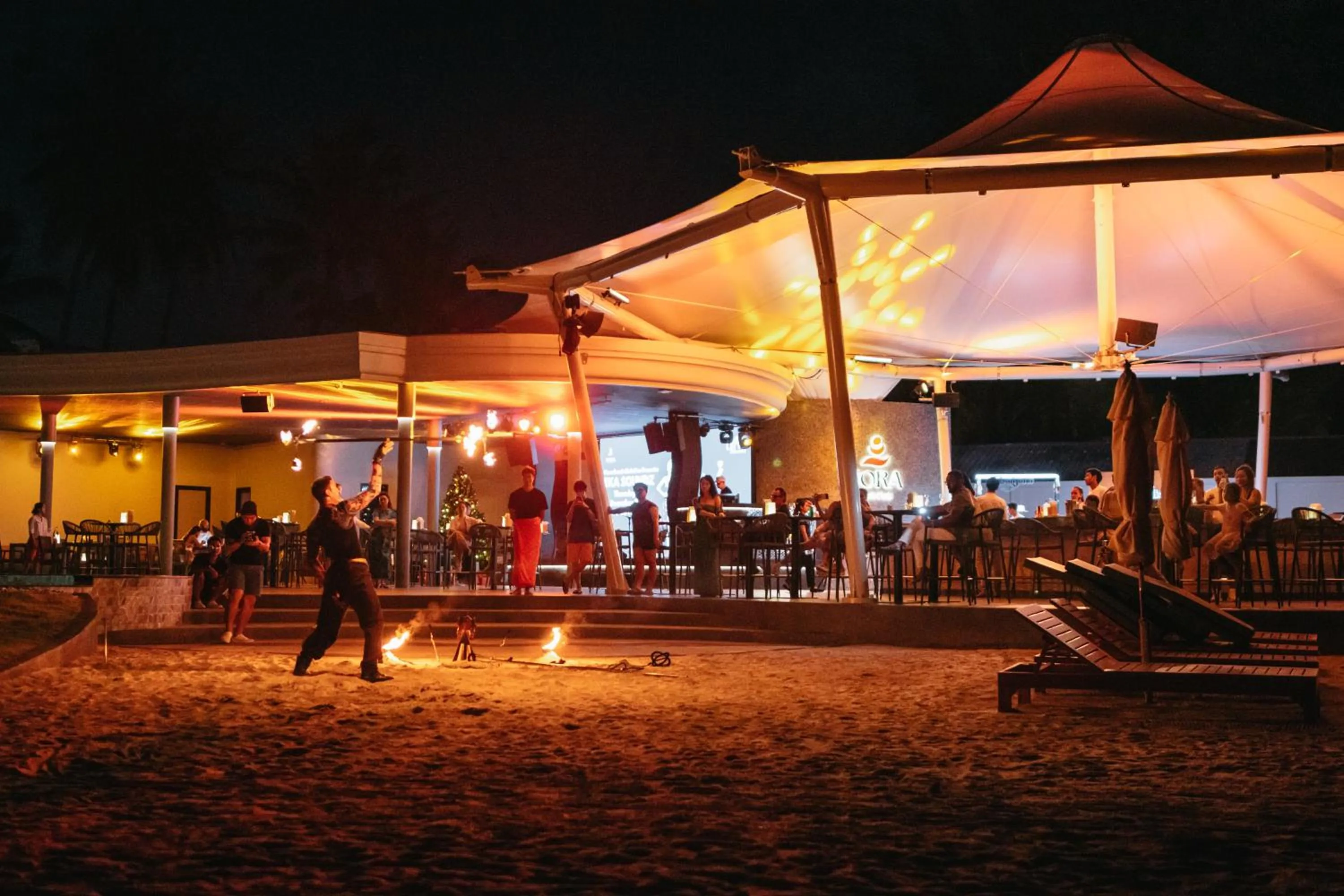 Restaurant/places to eat in Amora Beach Resort Phuket