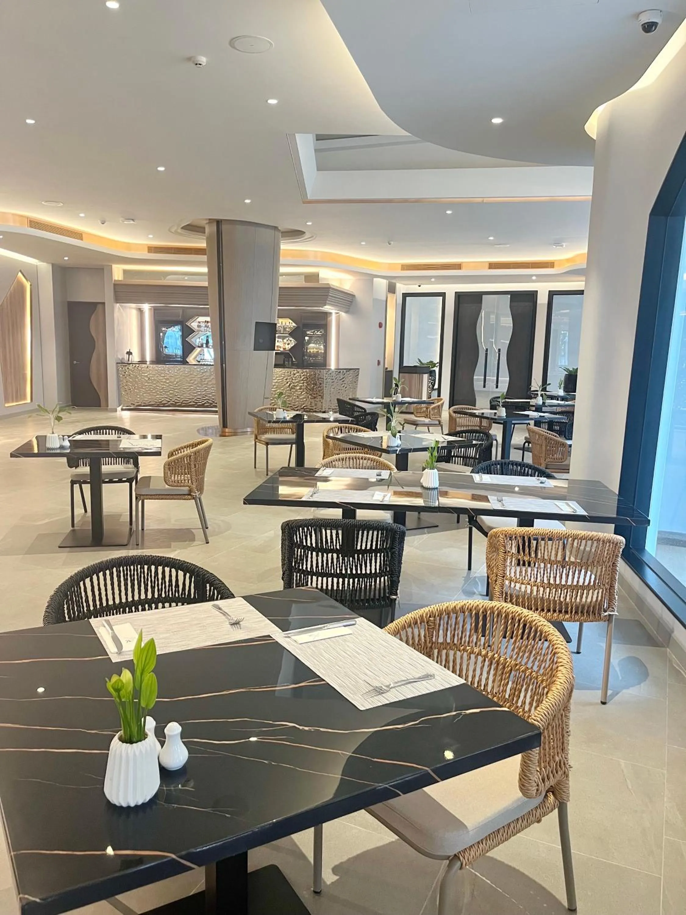 Restaurant/places to eat in Amora Beach Resort Phuket