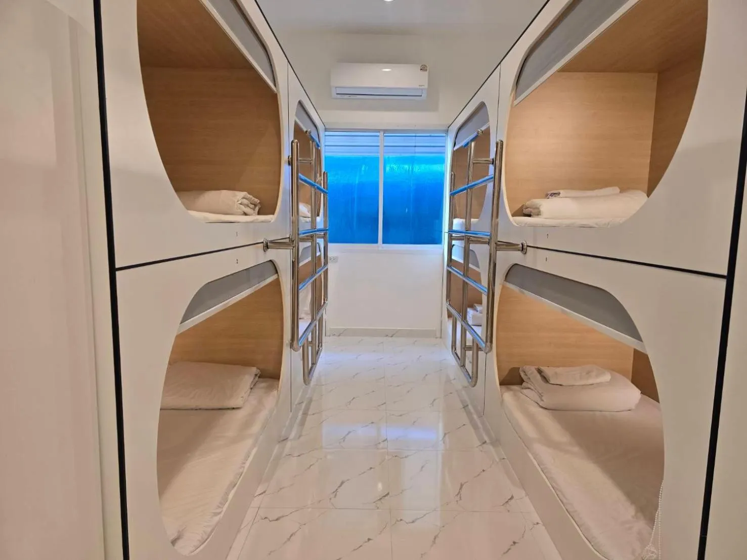 Bed in Bella Express