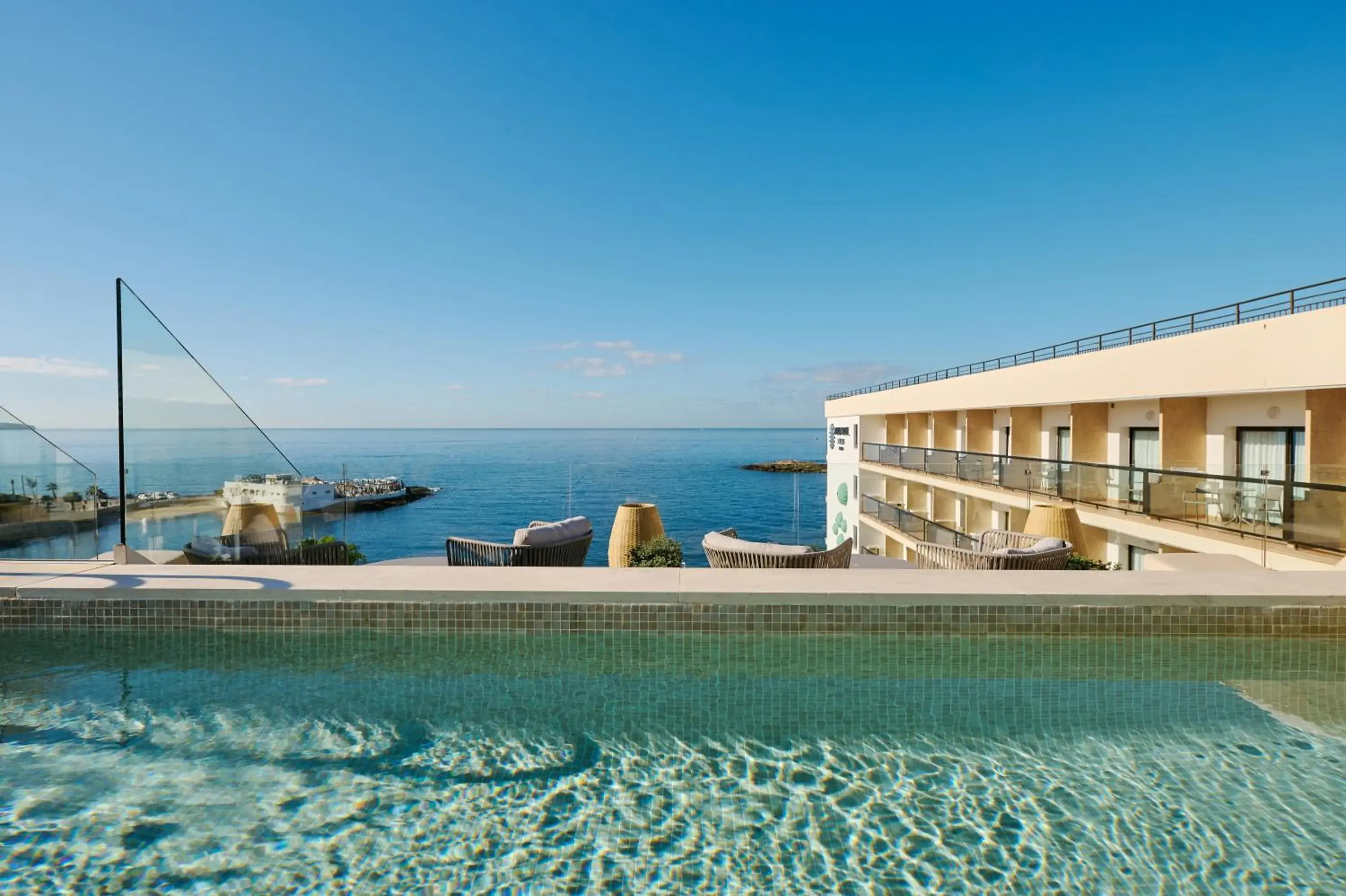 My Favorite Club Double Frontal Sea View with Bali bed - single occupancy in AluaSoul Palma Hotel Adults Only My Favorite Club Double Frontal Sea View with Bali bed - single occupancy in AluaSoul Palma Hotel Adults Only