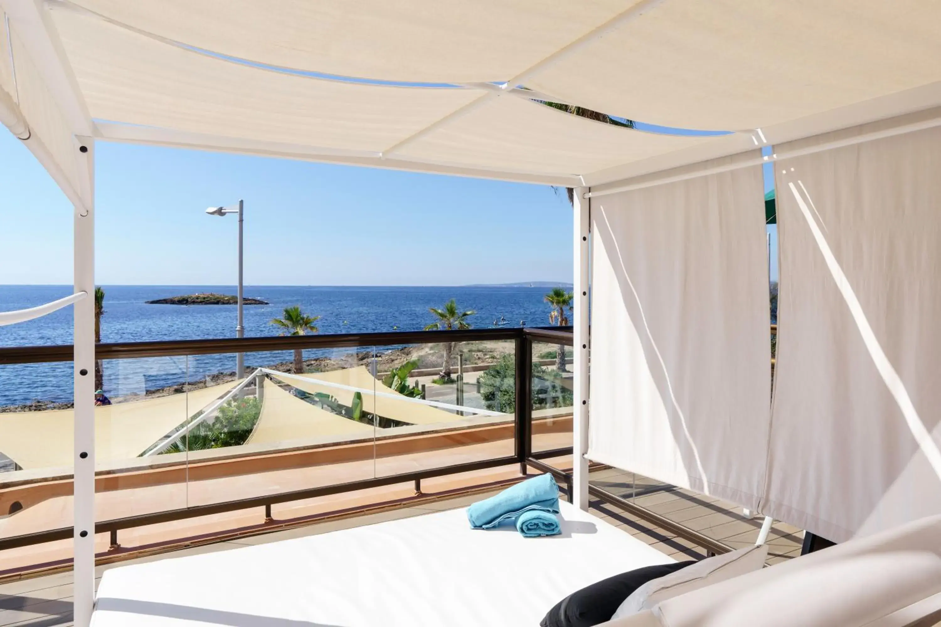 My Favorite Club Double Frontal Sea View with Bali bed in AluaSoul Palma Hotel Adults Only My Favorite Club Double Frontal Sea View with Bali bed in AluaSoul Palma Hotel Adults Only