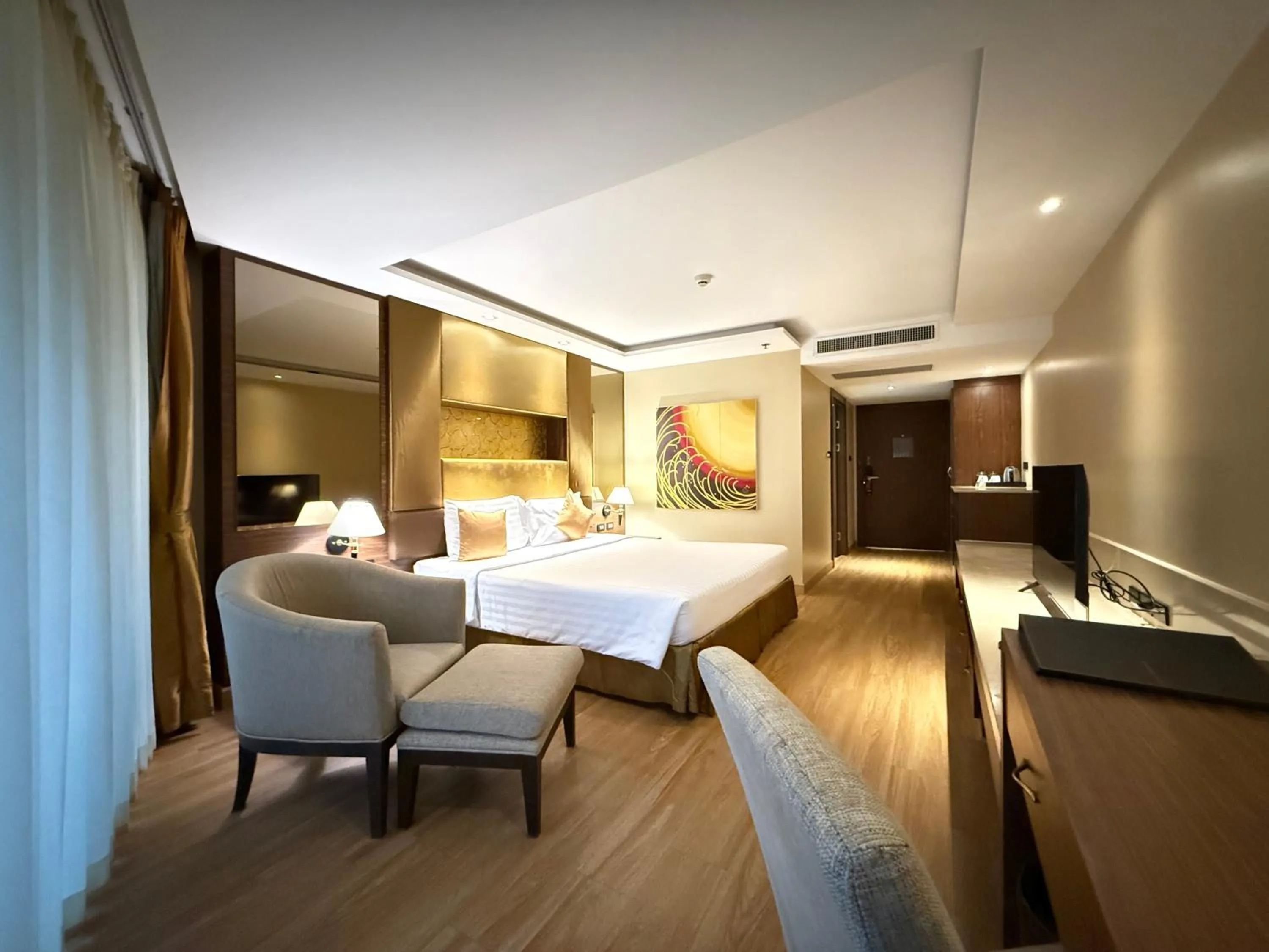 Bedroom, Bed in Nova Gold Hotel Pattaya