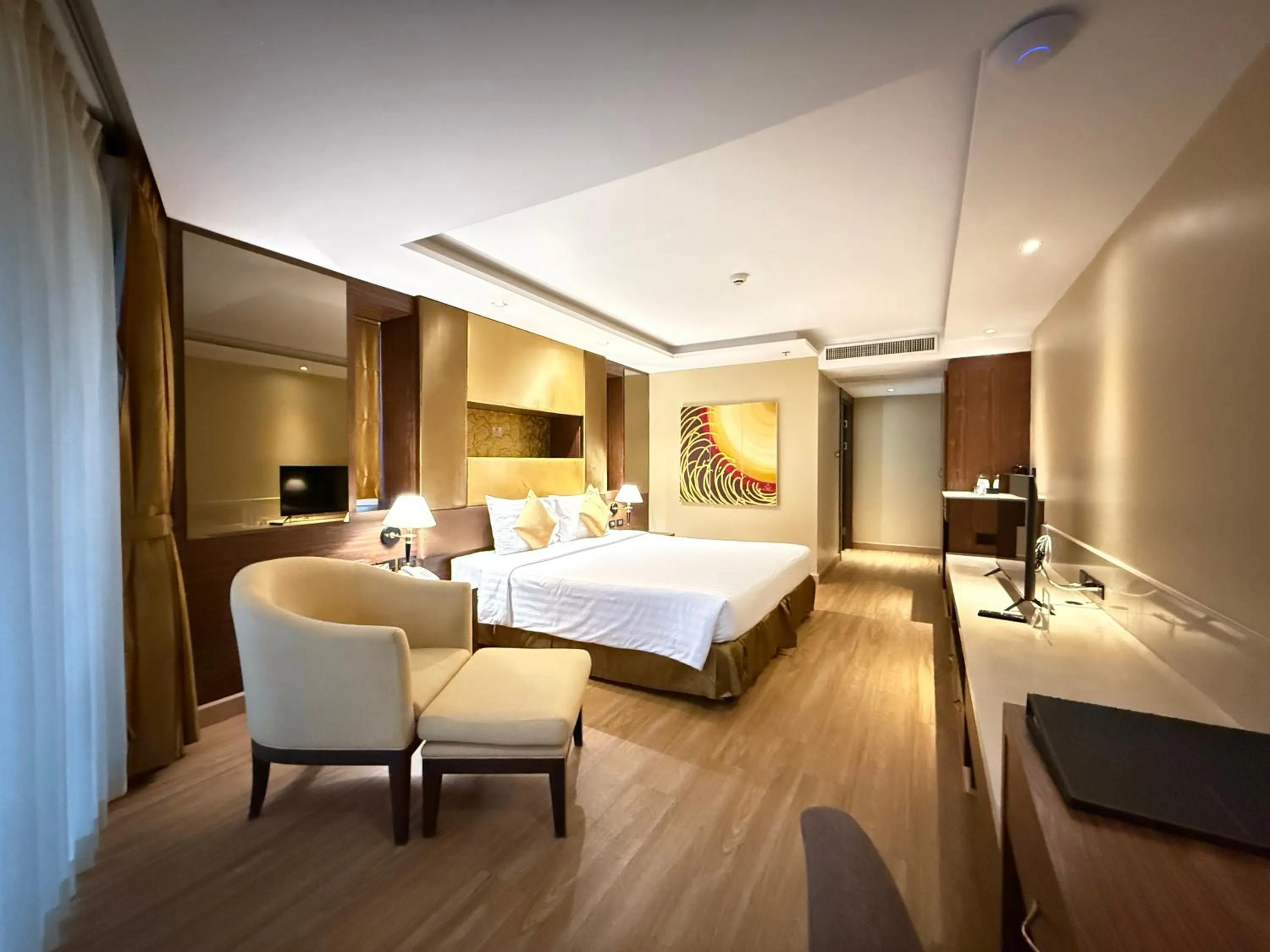 Bedroom, Bed in Nova Gold Hotel Pattaya