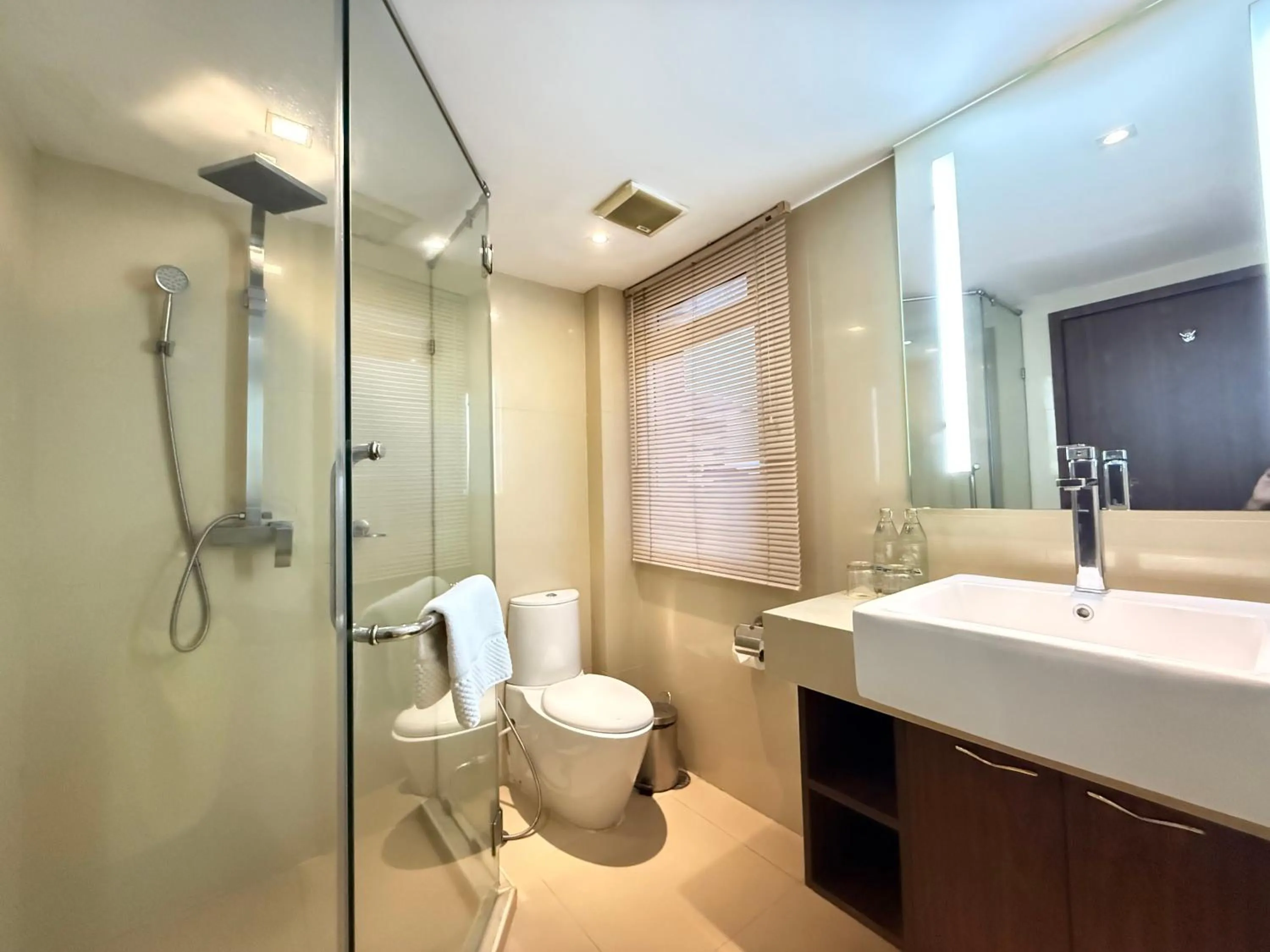 Bathroom in Nova Gold Hotel Pattaya