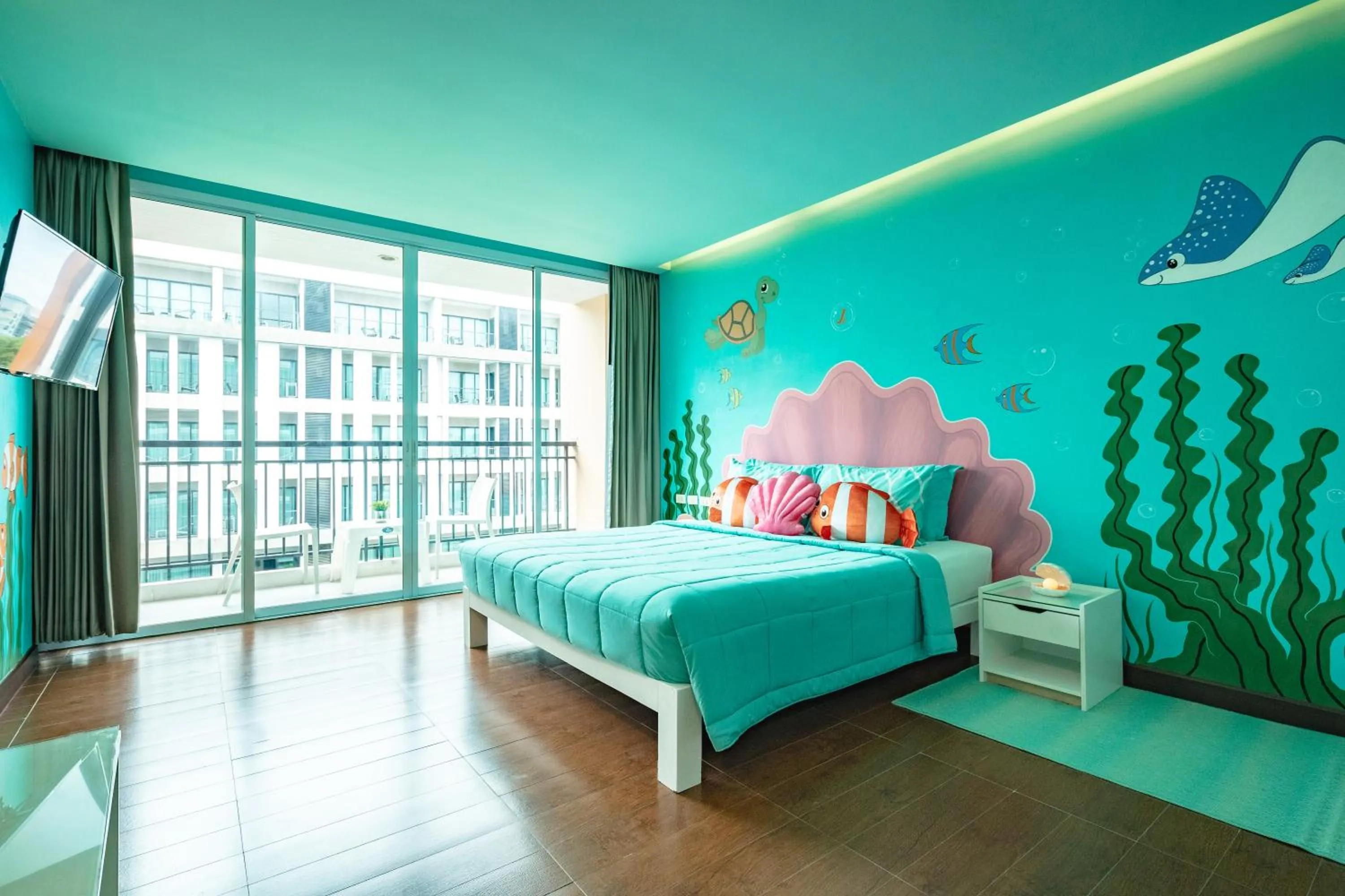 Bedroom, Bed in Hotel J Pattaya