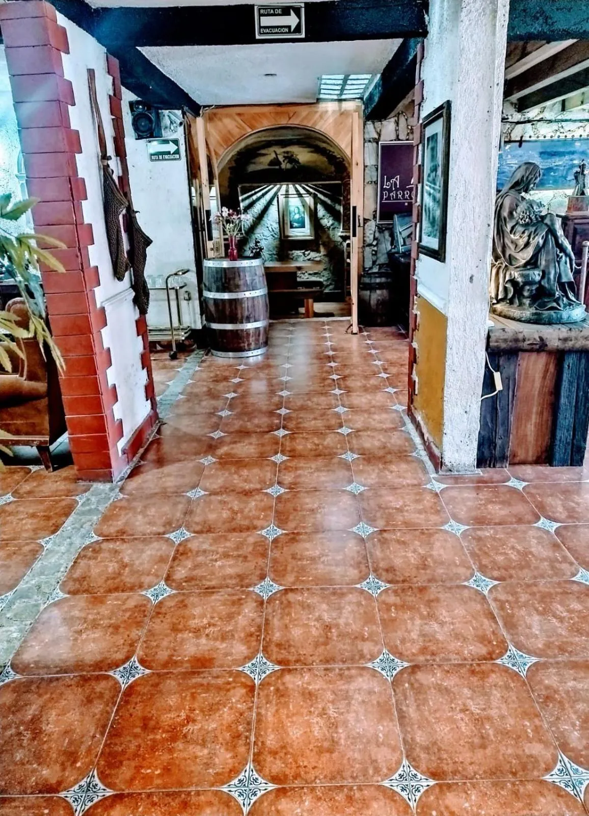 Hotel & Cava La Parroquia