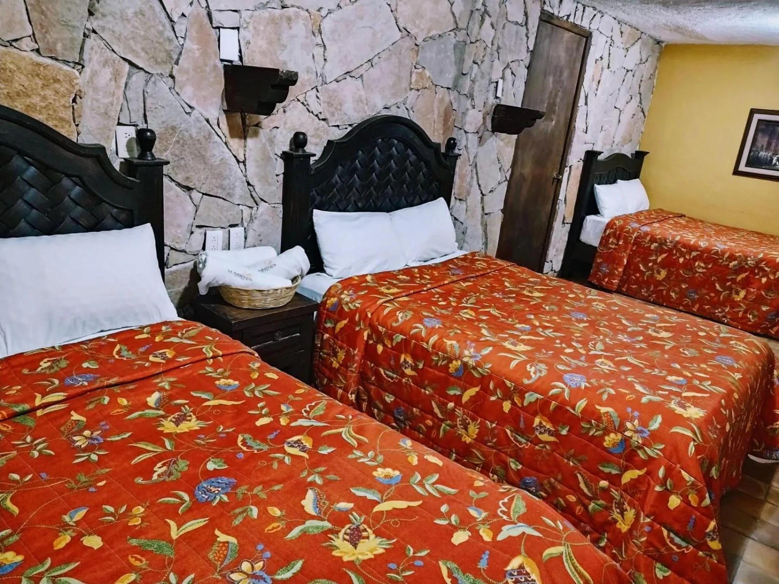 Bed in Hotel & Cava La Parroquia