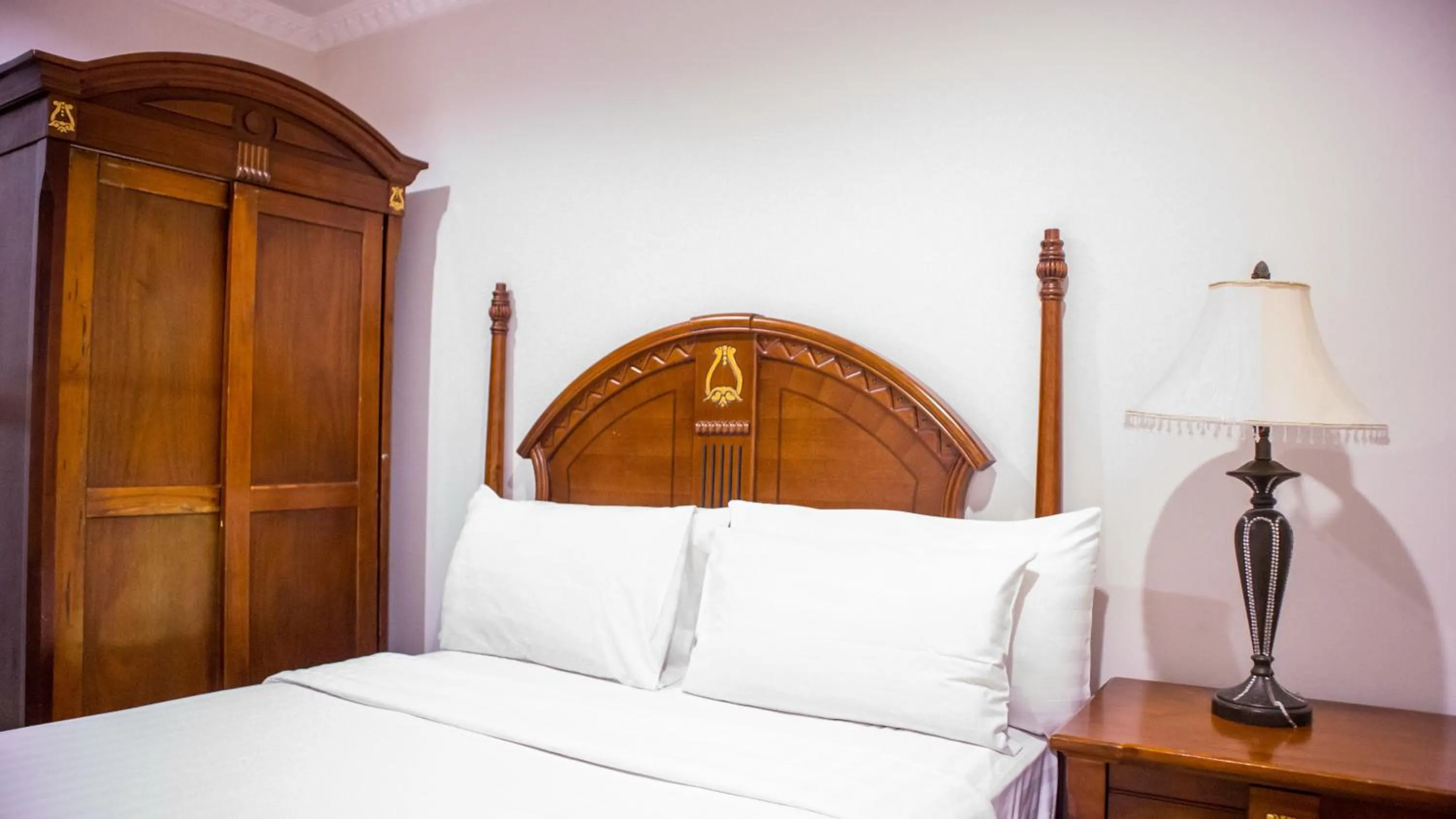 Bedroom, Bed in Four Seasons Place Pattaya