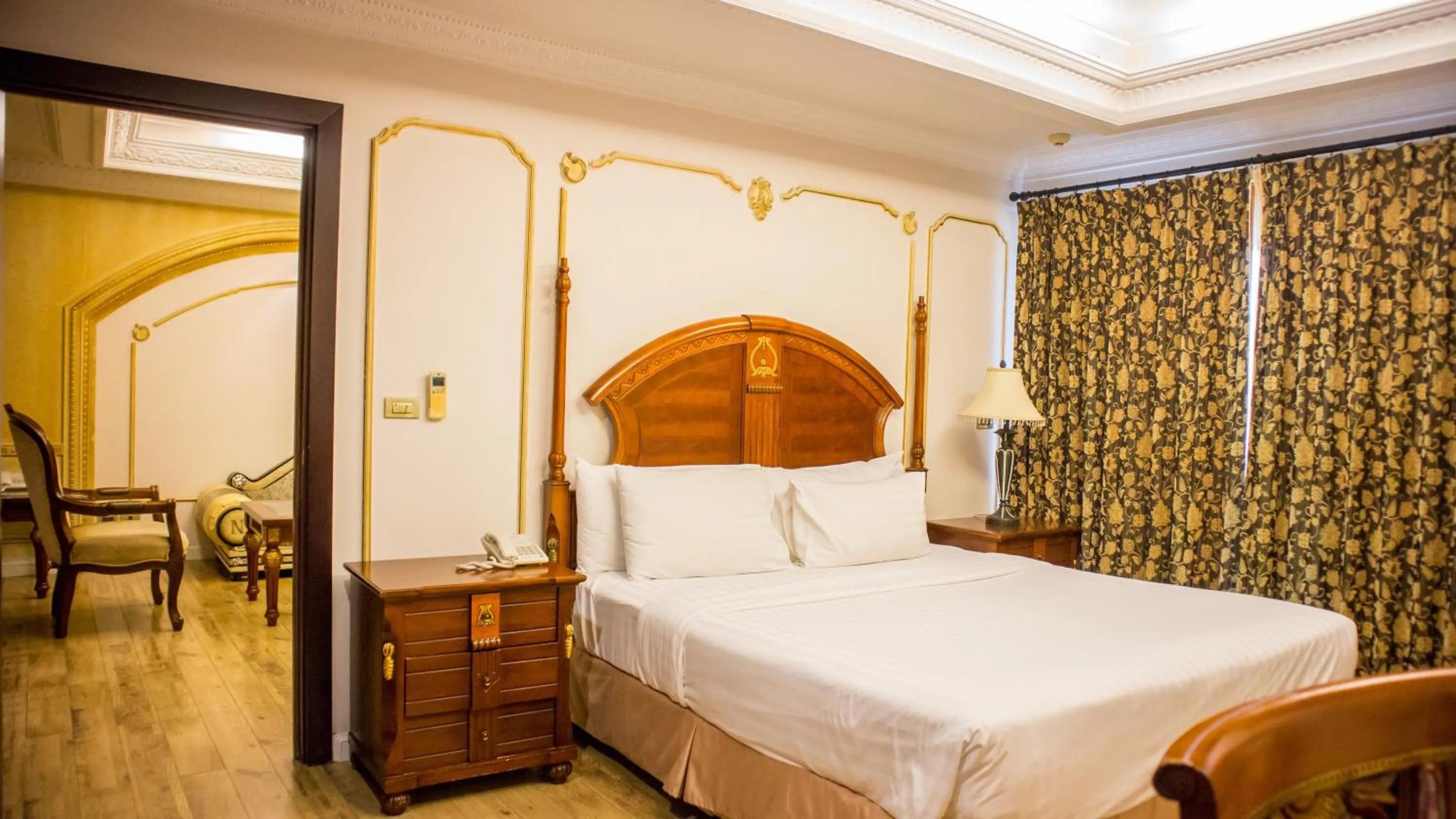 Bedroom, Bed in Four Seasons Place Pattaya