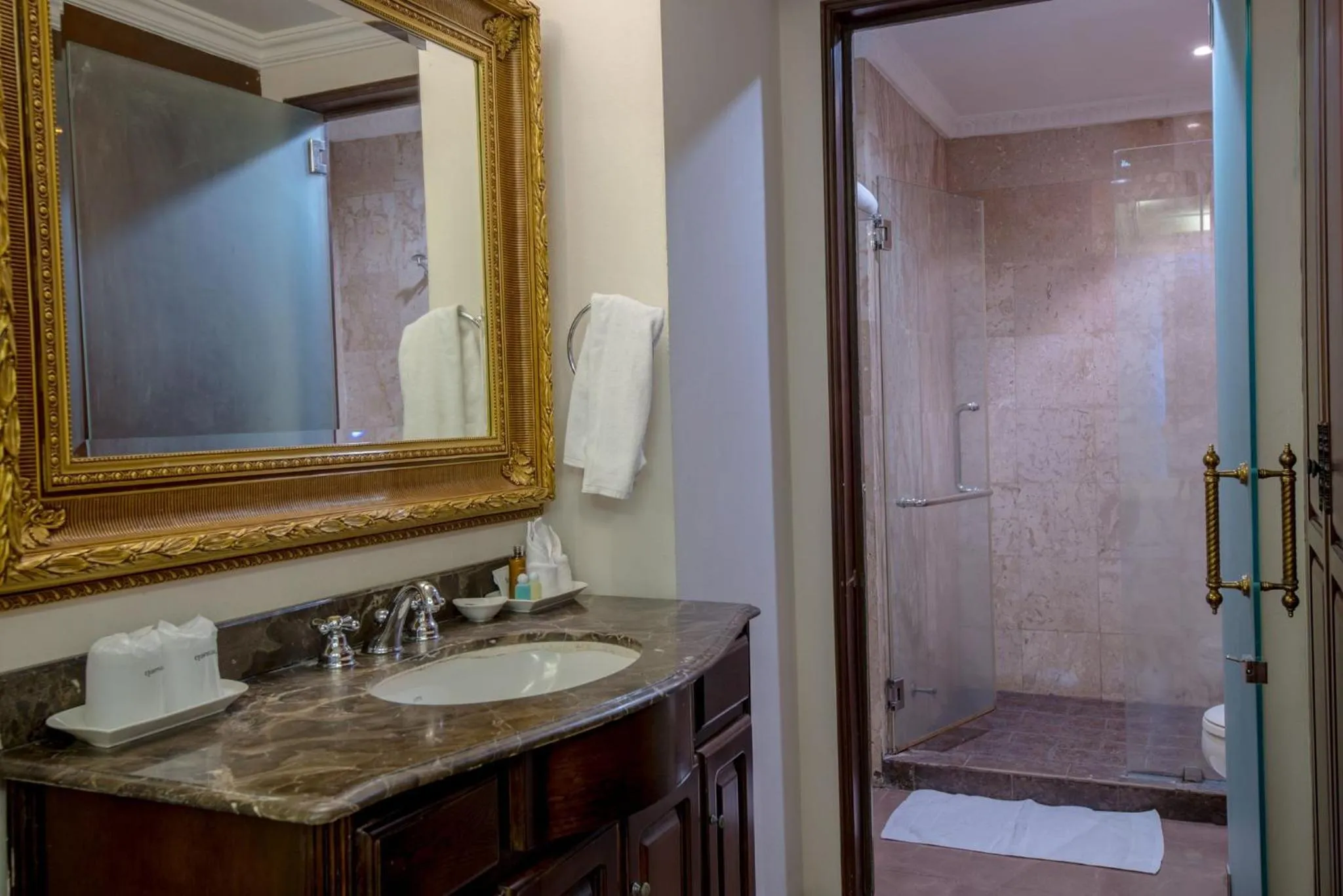 Shower in Four Seasons Place Pattaya