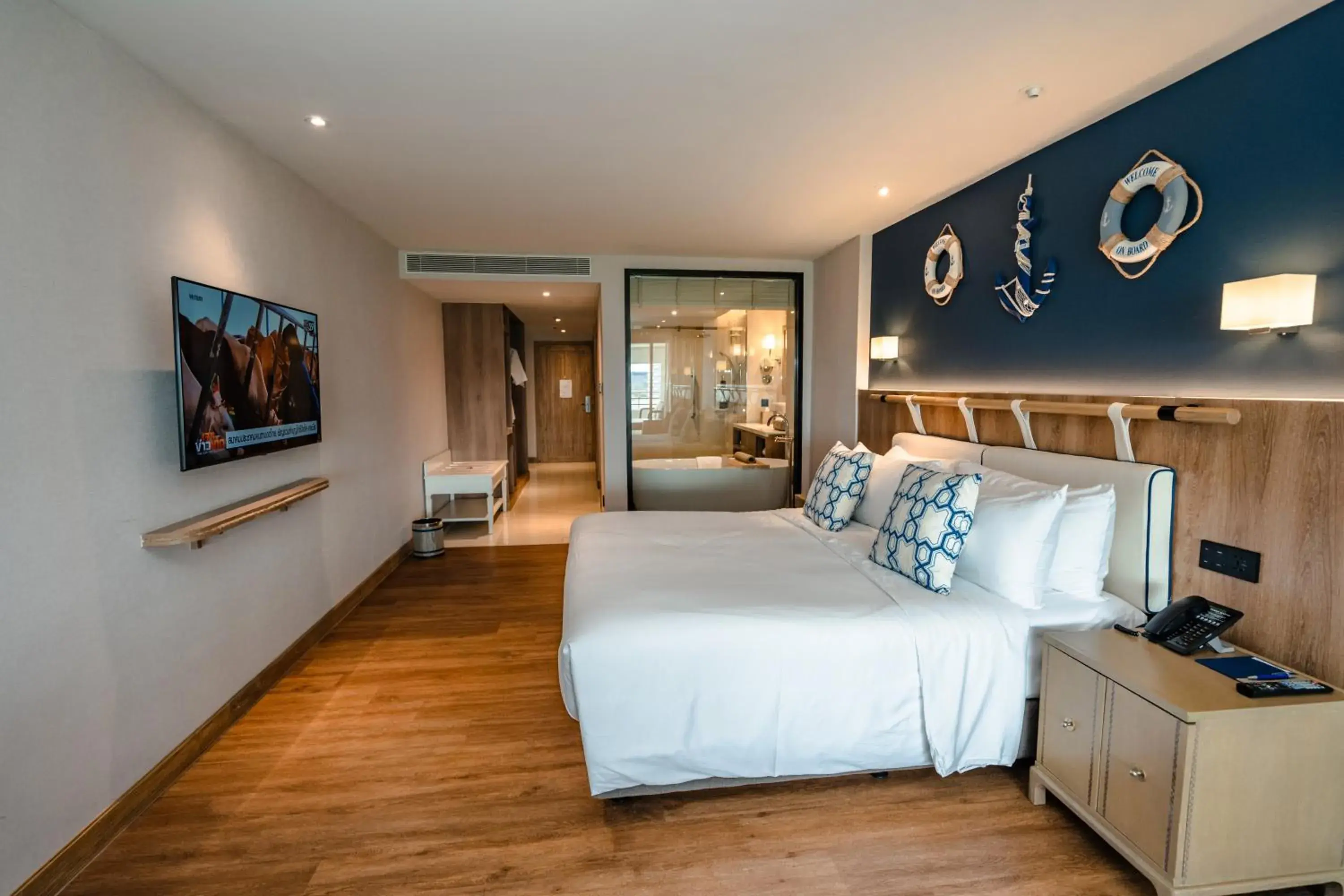 King Bed Premier Daybed Balcony in Ocean Marina Resort Pattaya Jomtien King Bed Premier Daybed Balcony in Ocean Marina Resort Pattaya Jomtien