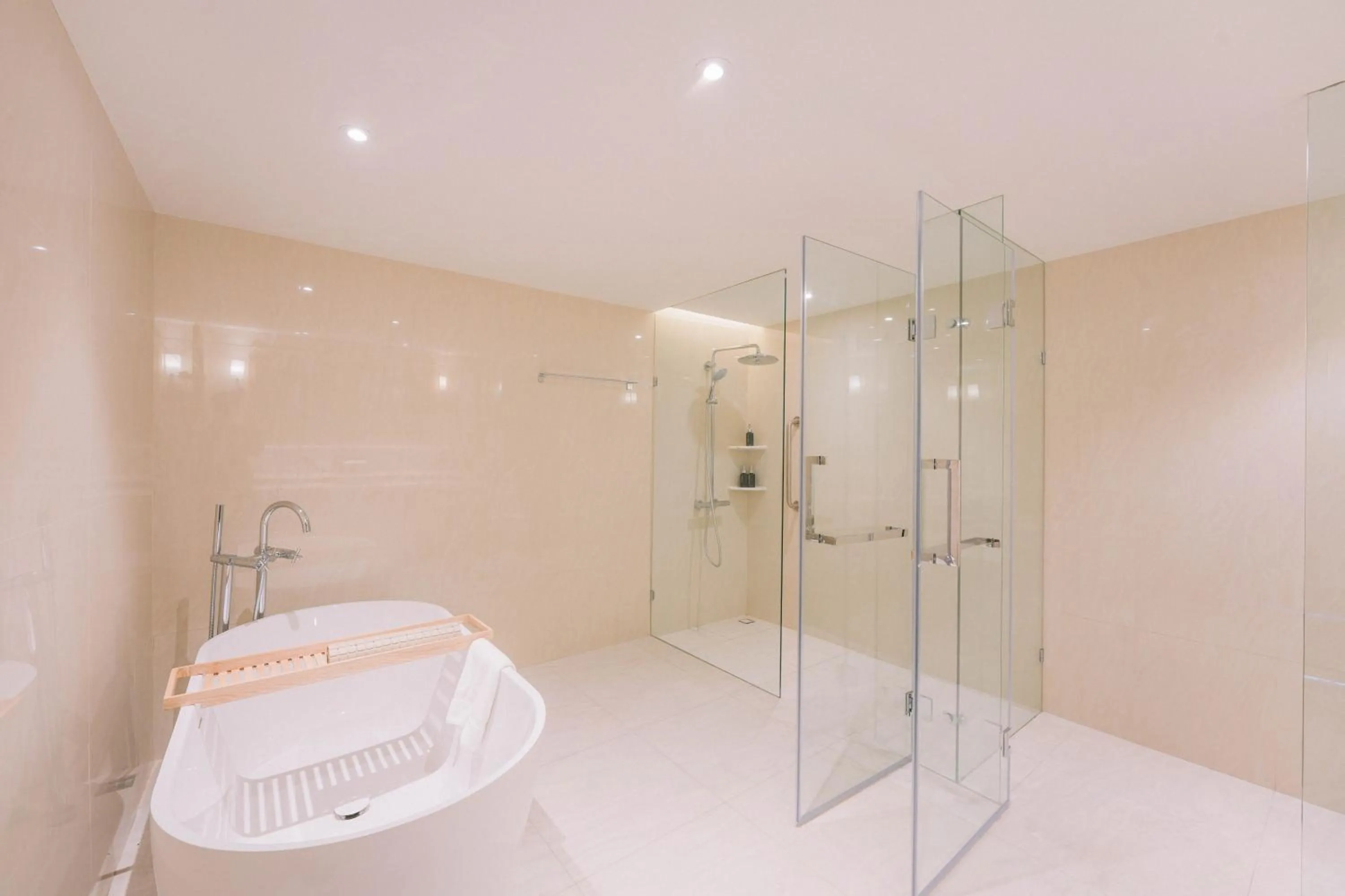 Bathroom in Ocean Marina Resort Pattaya Jomtien