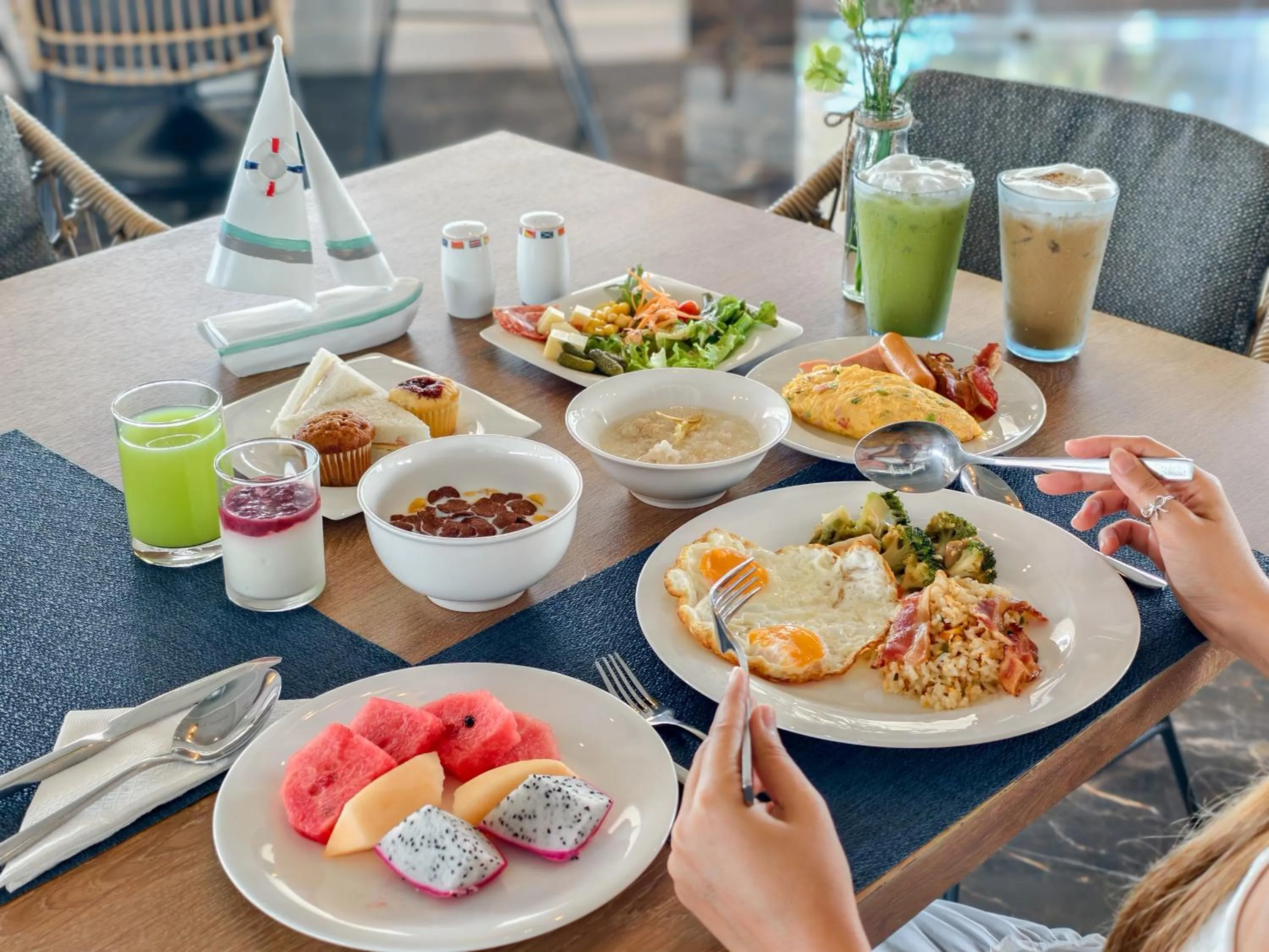 Restaurant/places to eat in Ocean Marina Resort Pattaya Jomtien