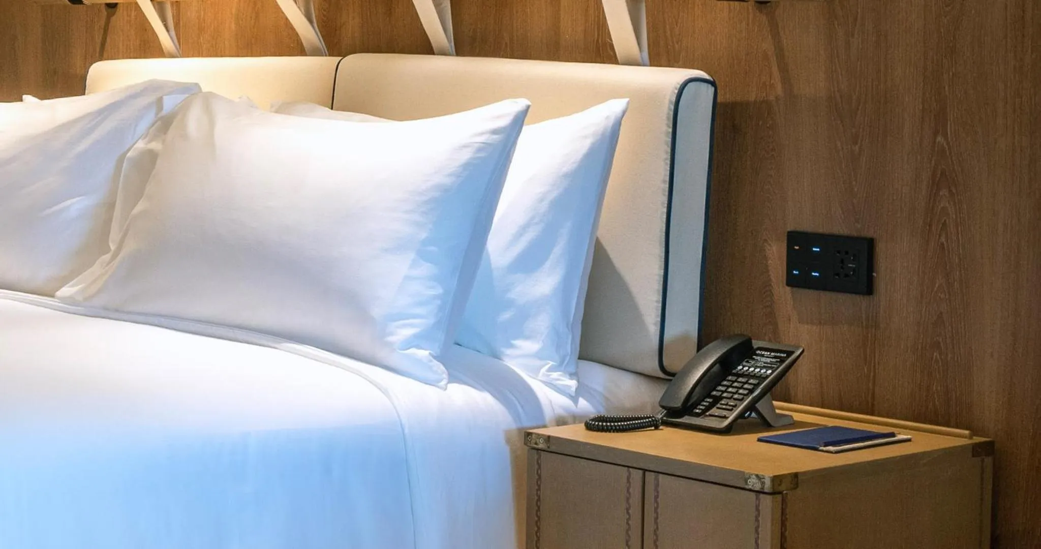 Bedroom, Bed in Ocean Marina Resort Pattaya Jomtien