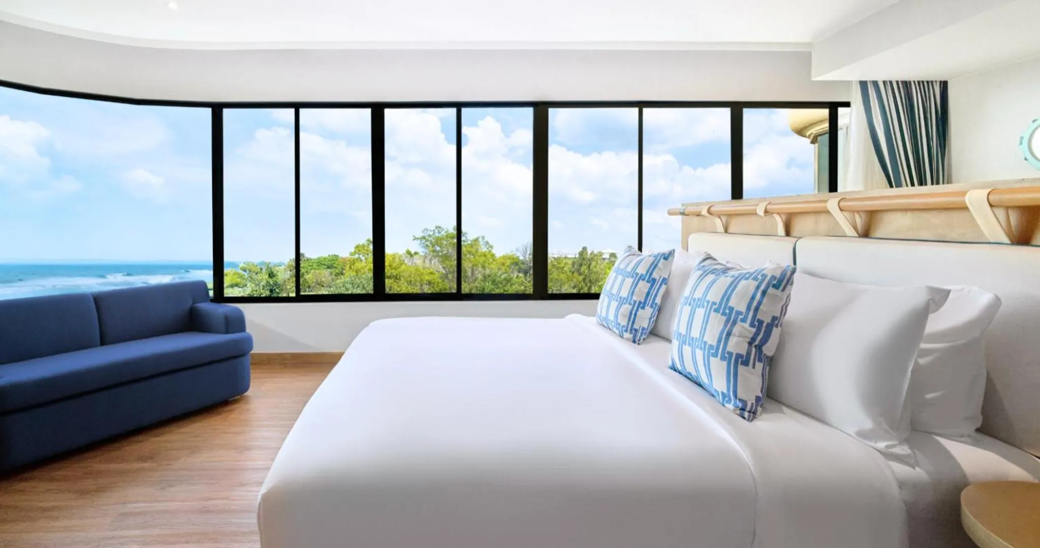 Bed in Ocean Marina Resort Pattaya Jomtien