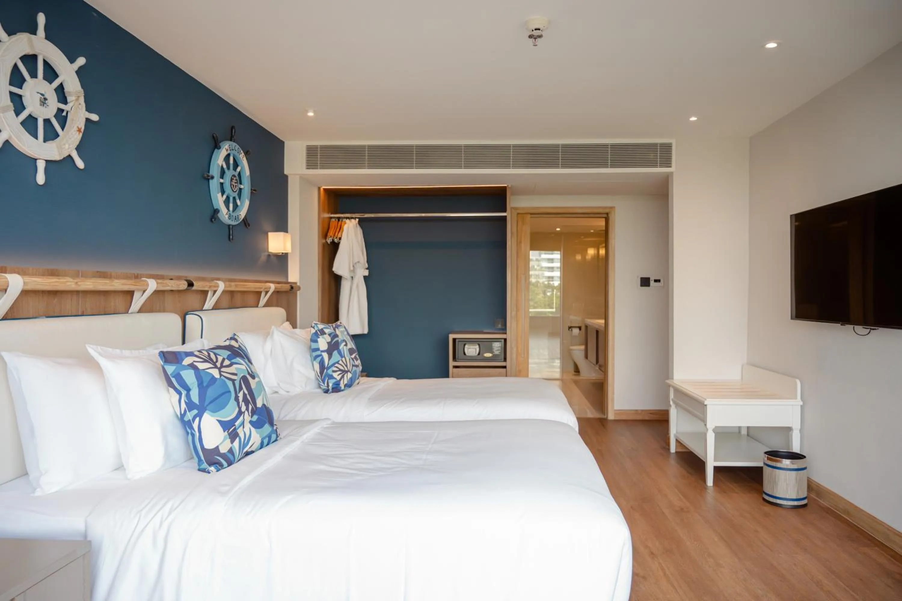 Bed in Ocean Marina Resort Pattaya Jomtien