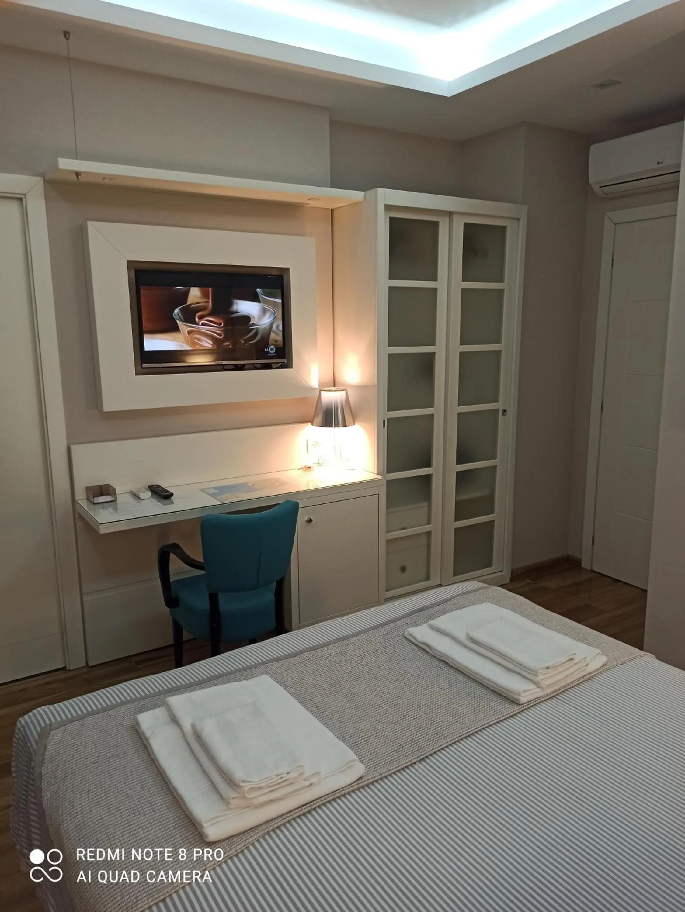 Bedroom, Bed in B&B Vanity