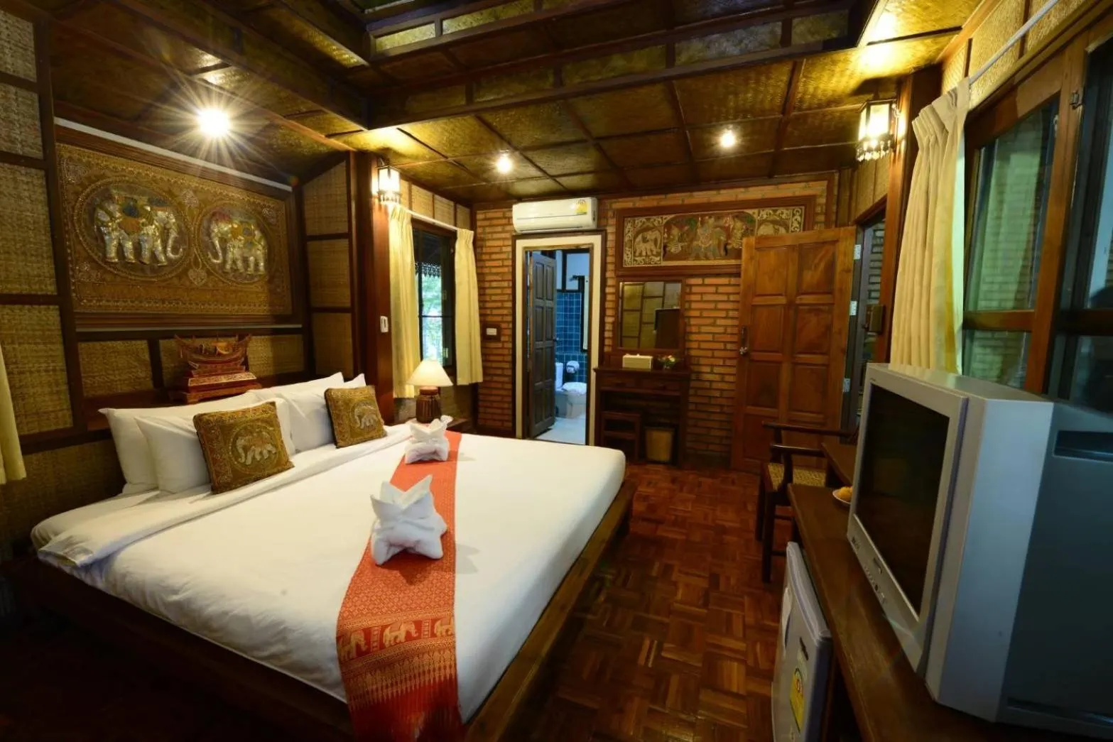 Inner courtyard view, Bed in Marisa Resort & Spa Chiang Dao