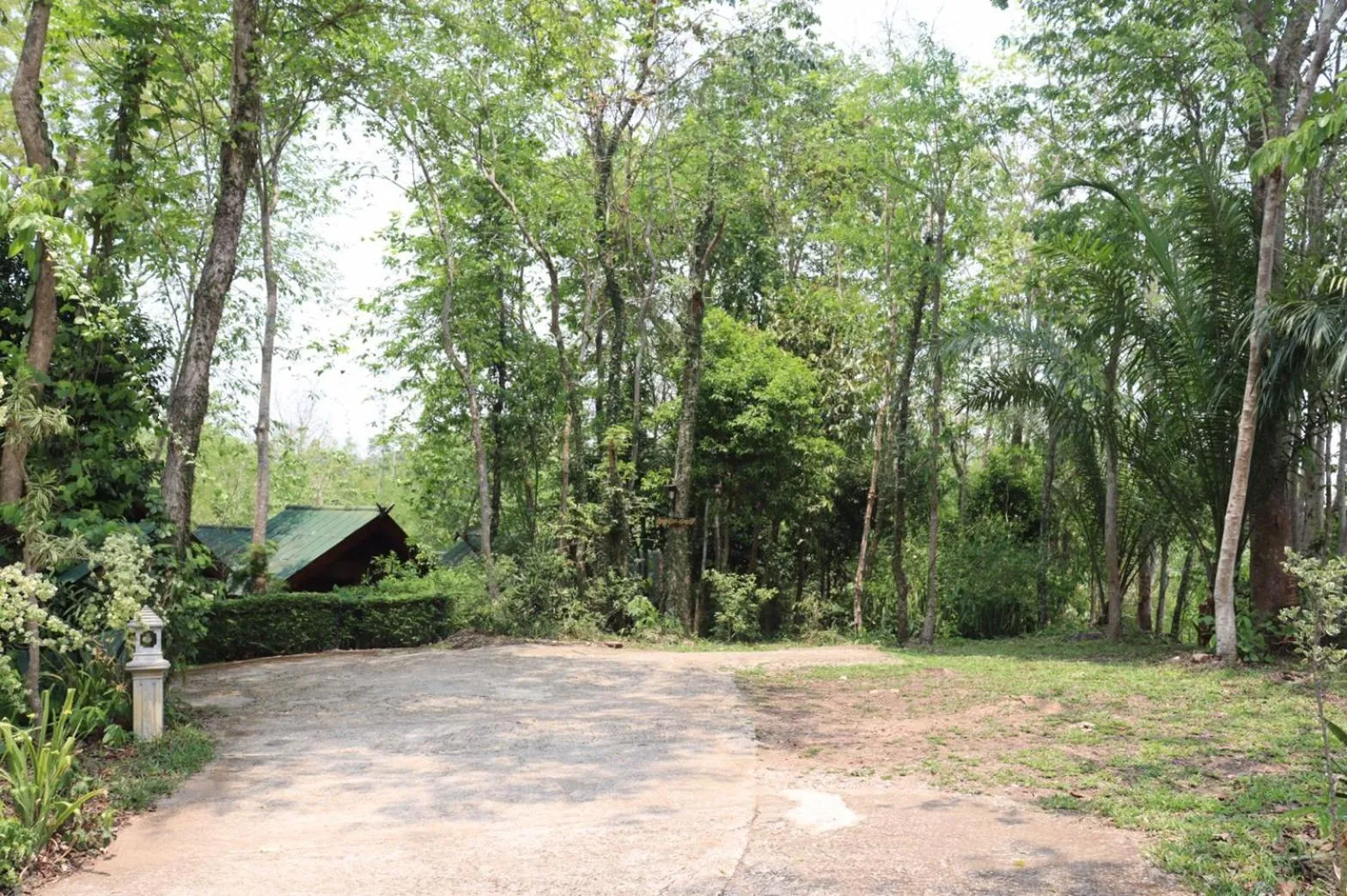 Parking in Marisa Resort & Spa Chiang Dao