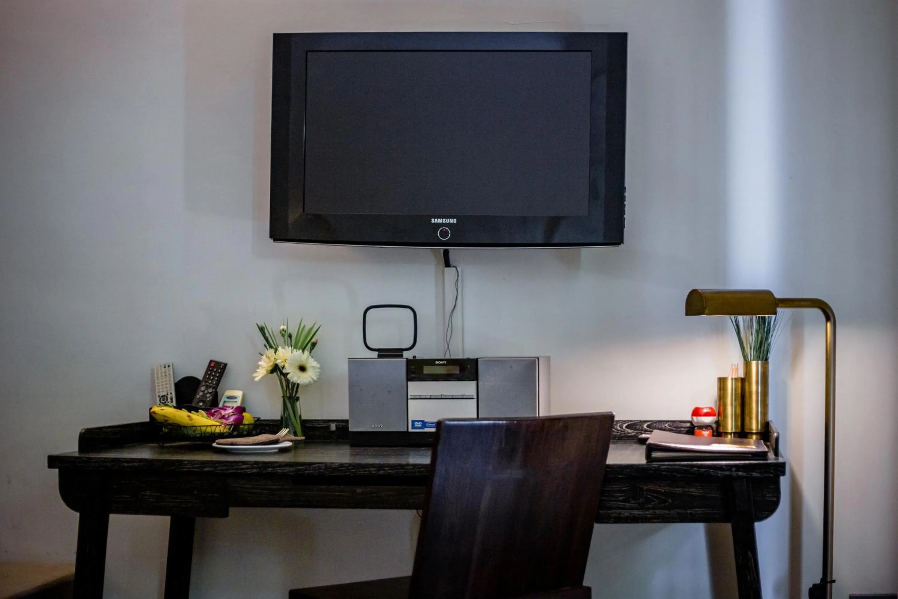 TV and multimedia in Aruntara Riverside Boutique Hotel