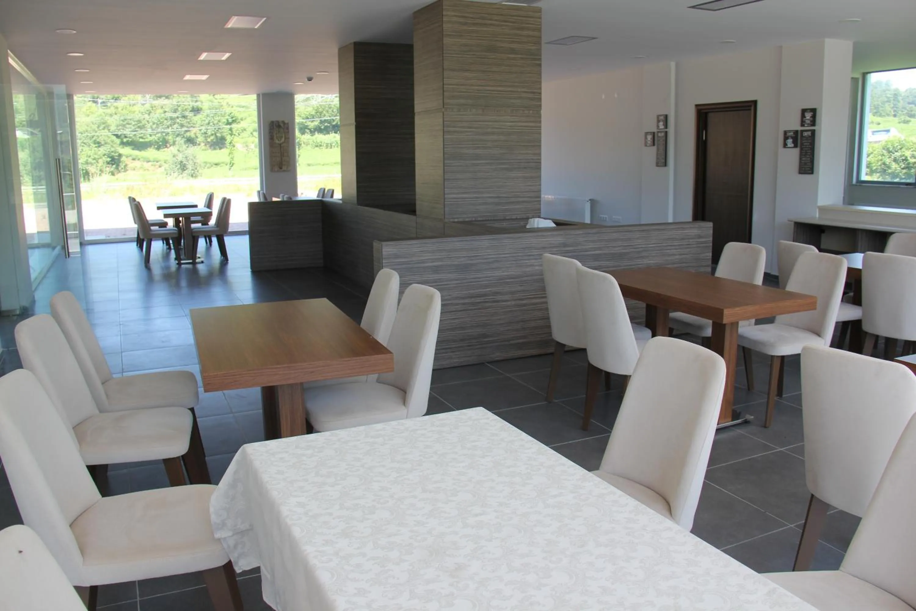 Restaurant/places to eat in Mori Sport Hotel