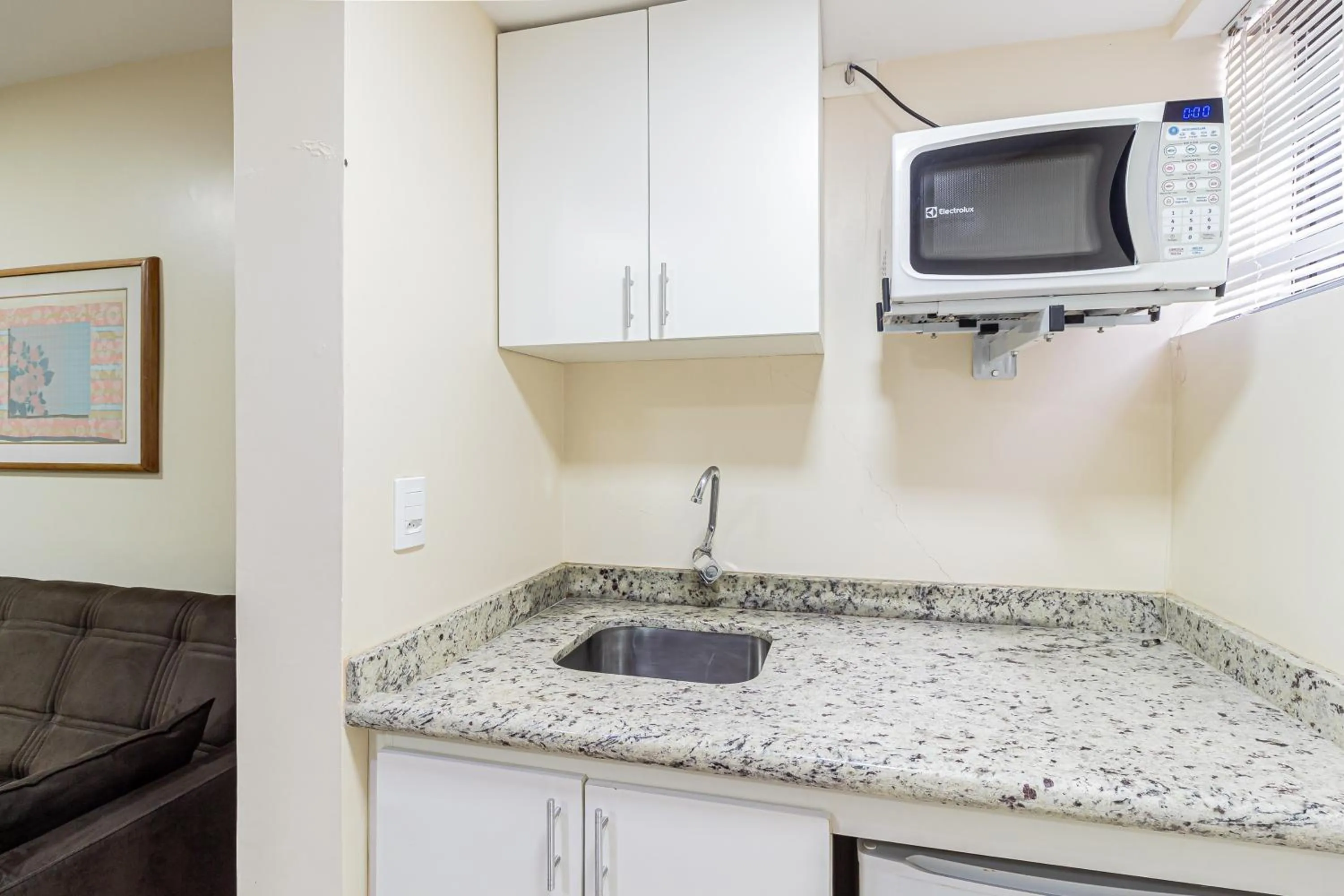 microwave in H4 Fortune Jardins