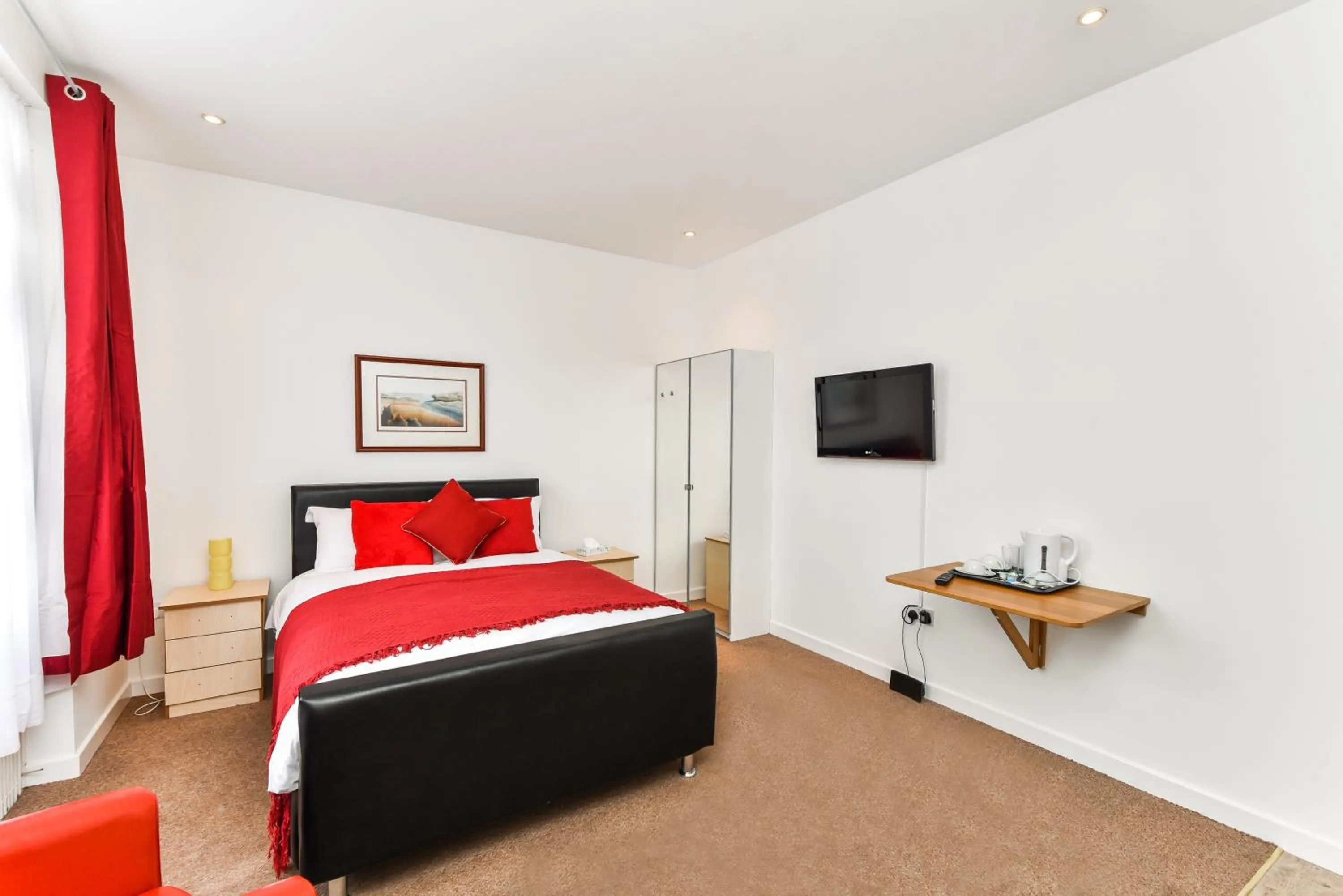 Bedroom, Bed in Riverbank Stay