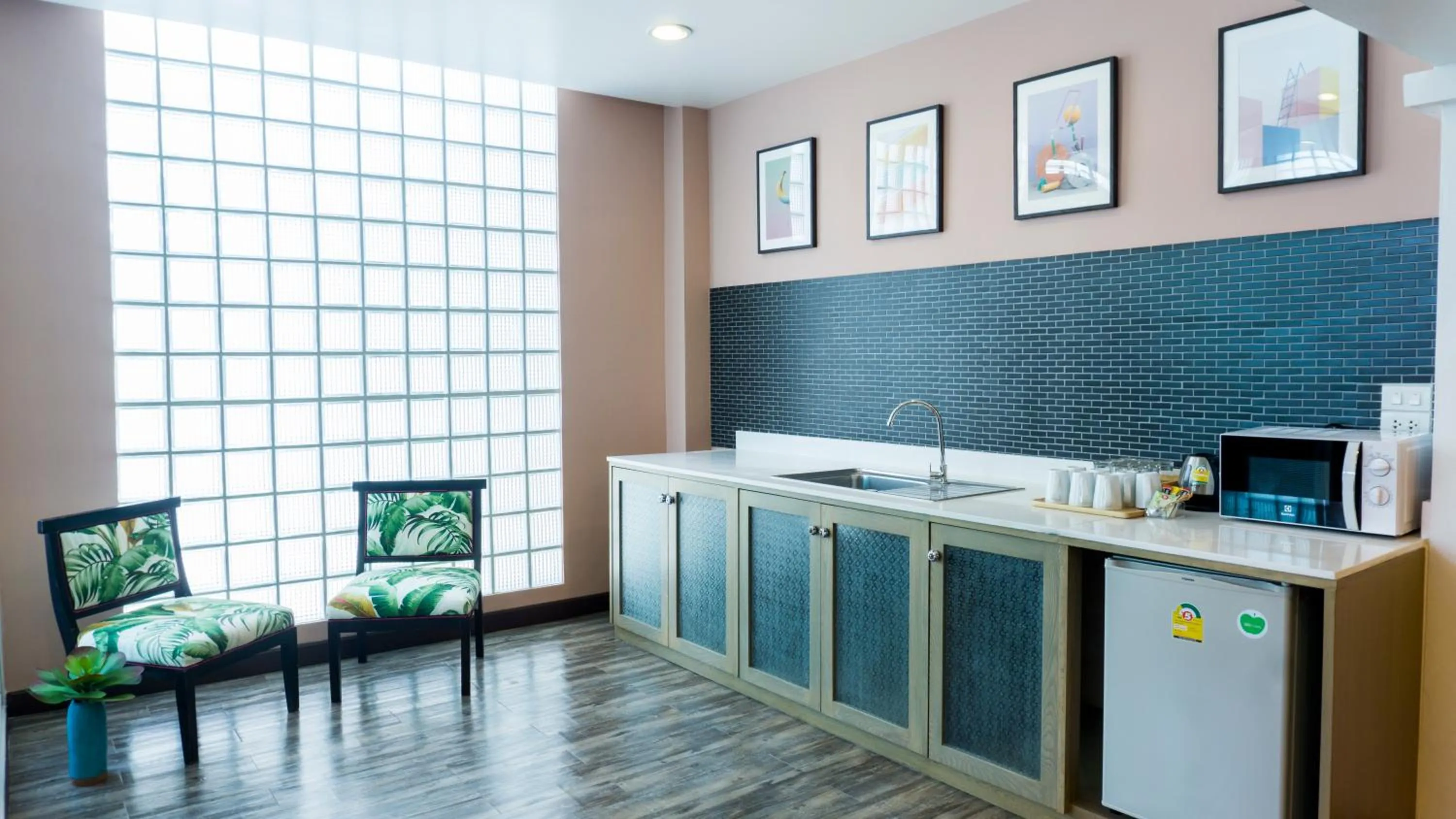 Kitchen or kitchenette in Sandalay Resort