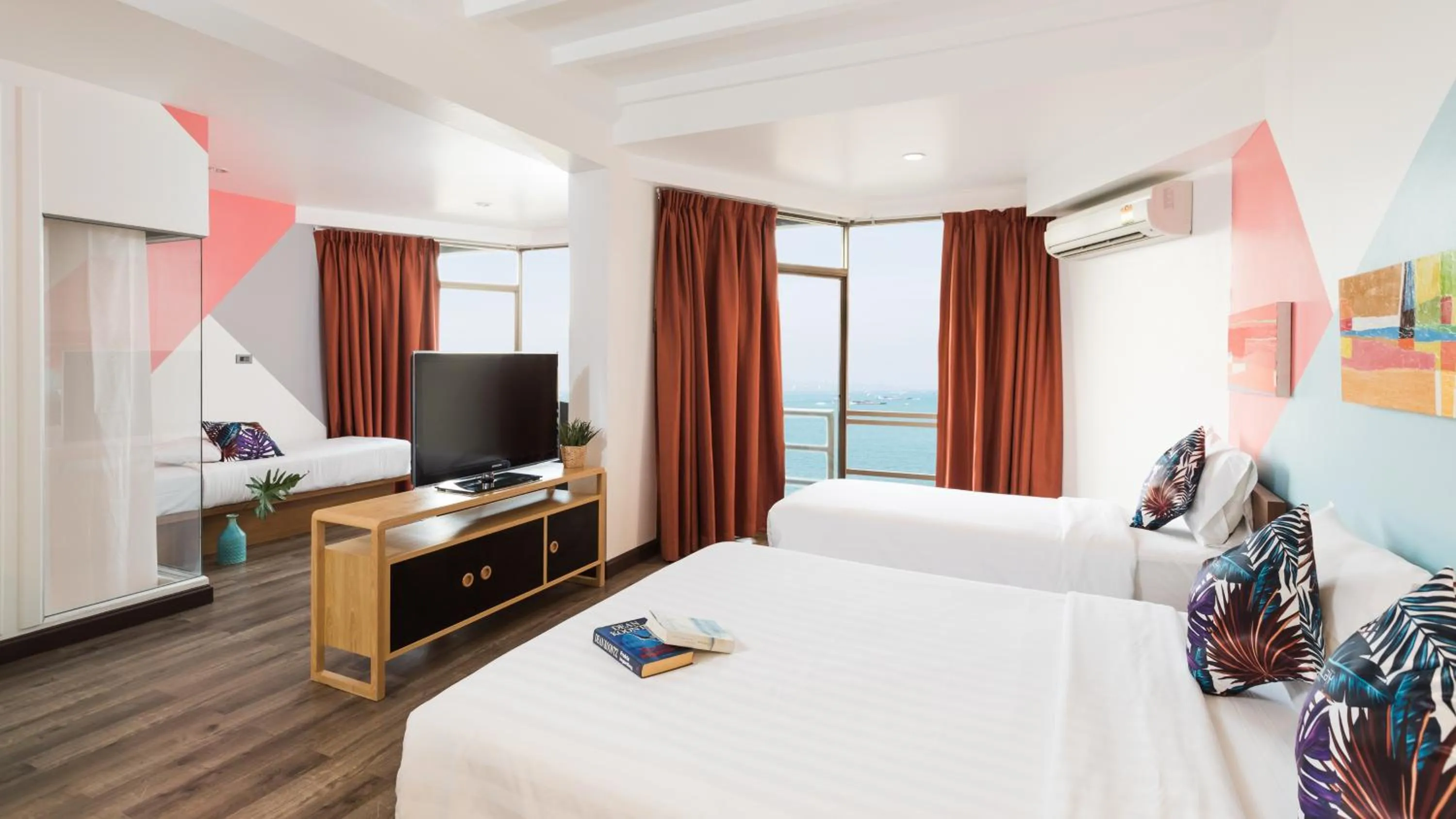 Communal lounge/ TV room, Bed in Sandalay Resort